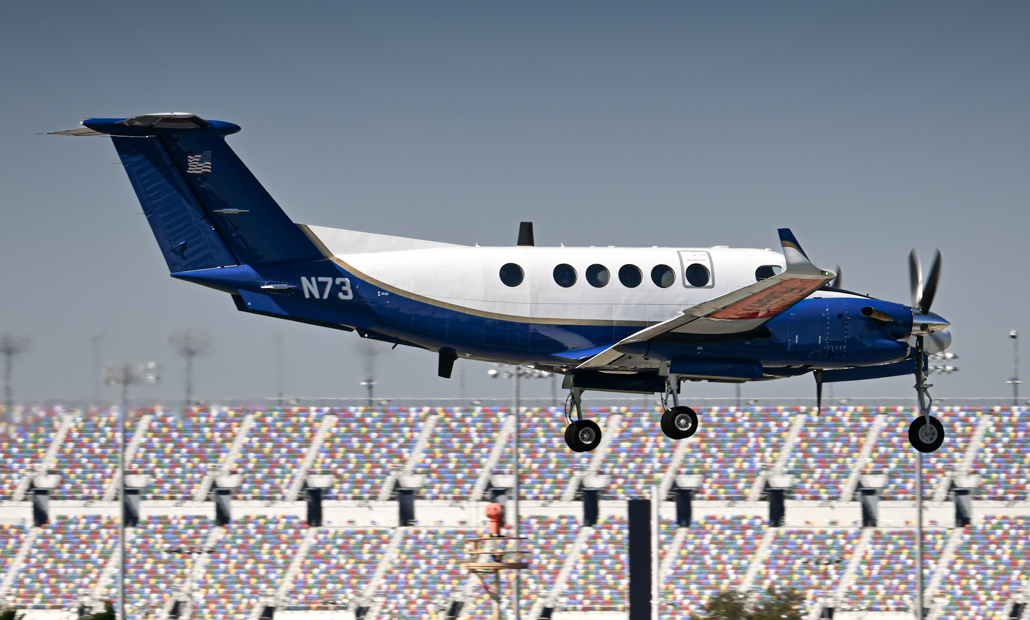 Full size: Federal Aviation Administration Beechcraft King Air 300 N73 at Daytona Beach International Airport
