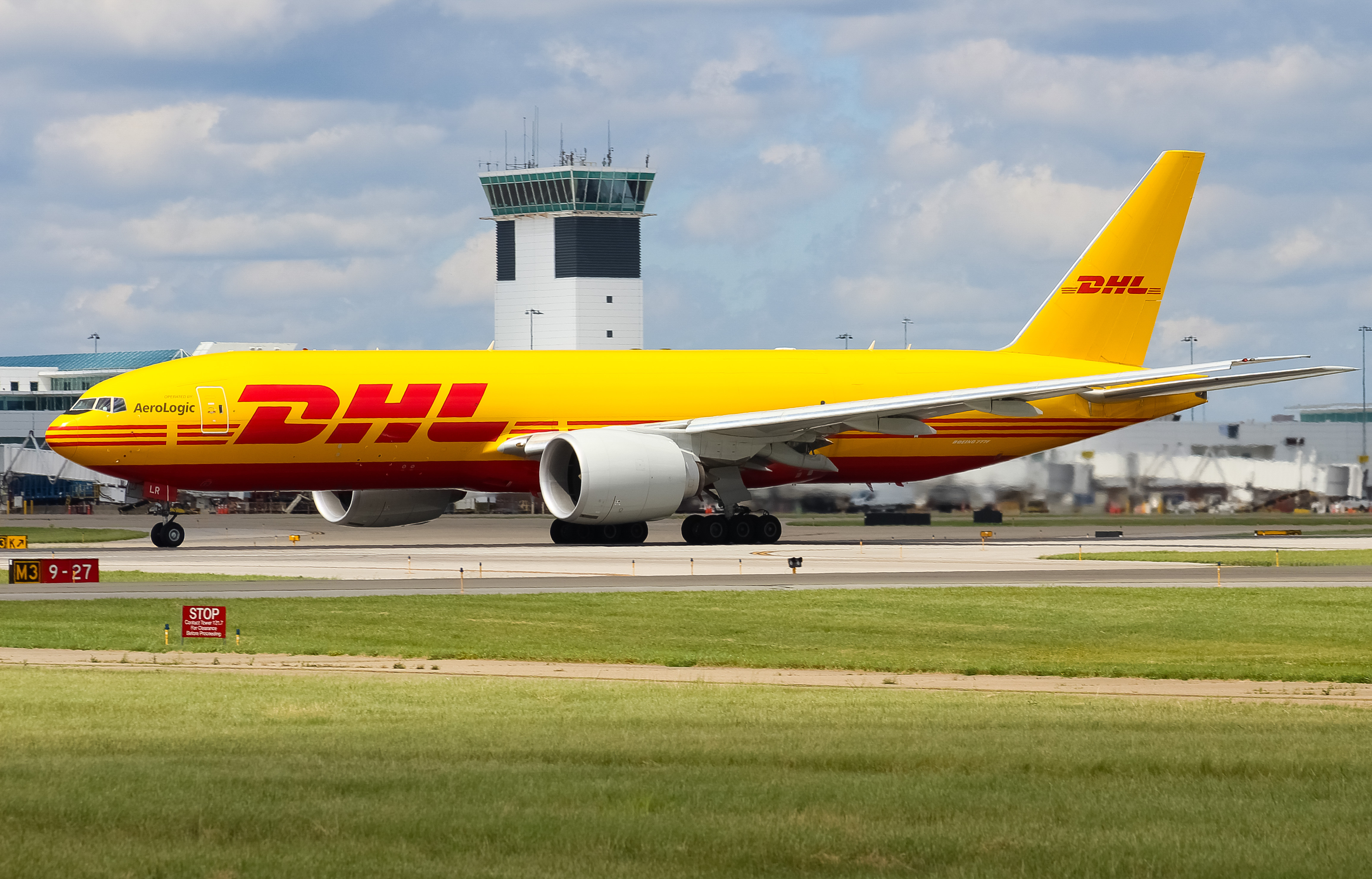 Full size: Aerologic Boeing 777-F D-AALR at Cincinnati/Northern Kentucky International Airport