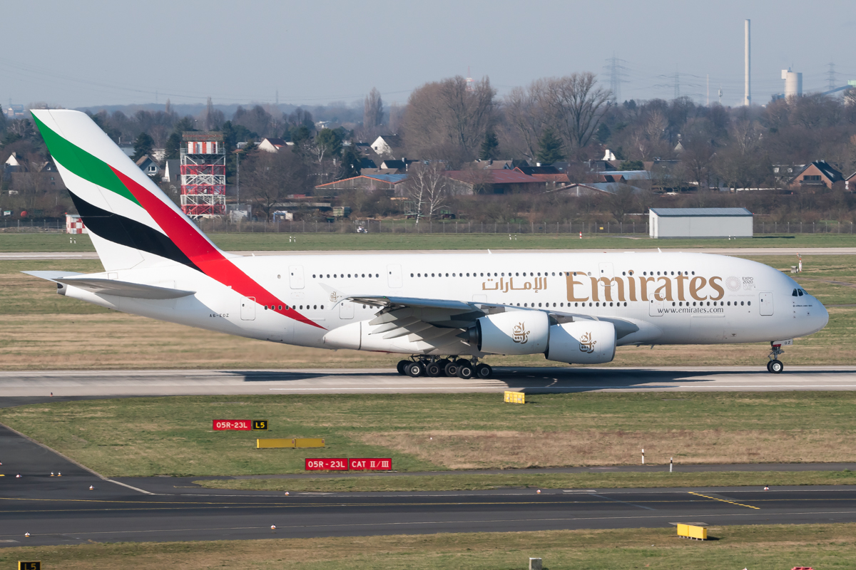 Full size: Emirates Airbus A380-800 A6-EOZ at Dusseldorf International Airport