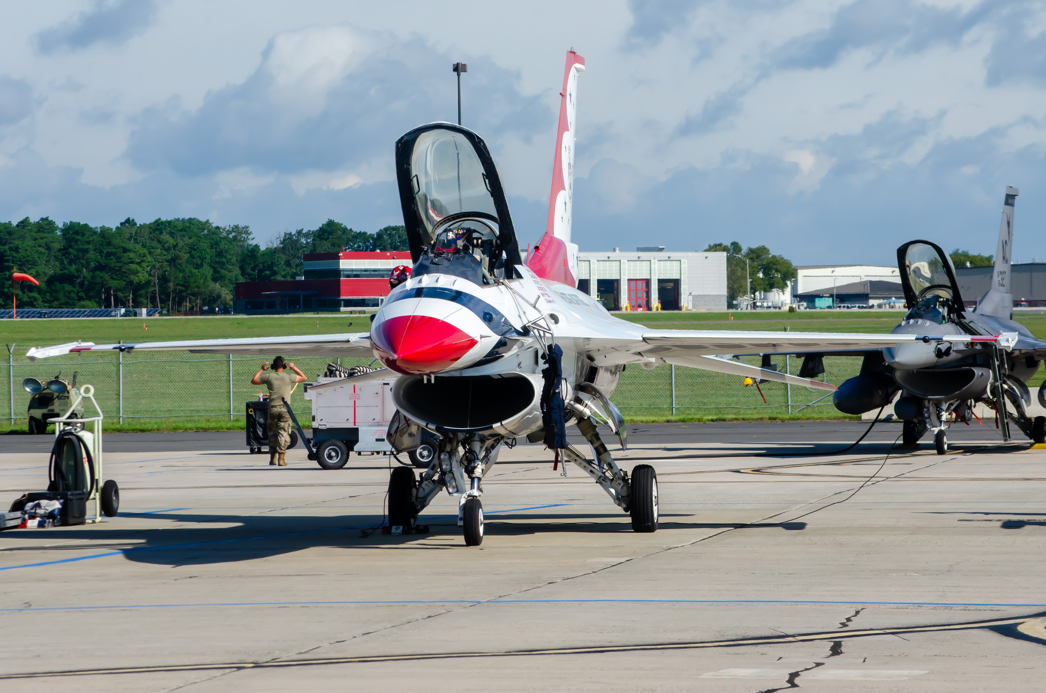 Full size: USAF - United States Air Force General Dynamics F-16 Fighting Falcon 91-0466 at Atlantic City International Airport
