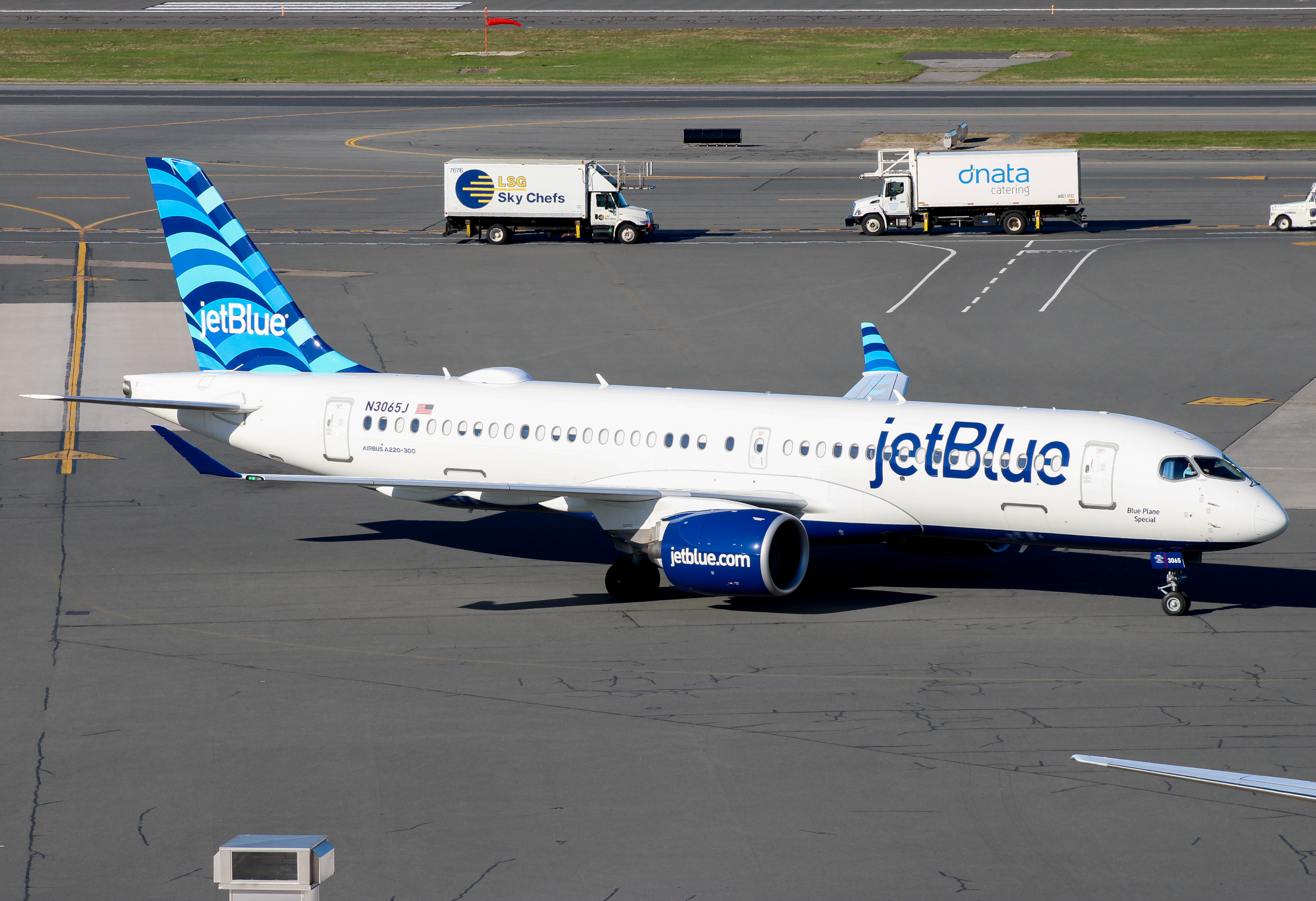 Full size: JetBlue Airways Airbus A220-300 N3065J at General Edward Lawrence Logan International Airport