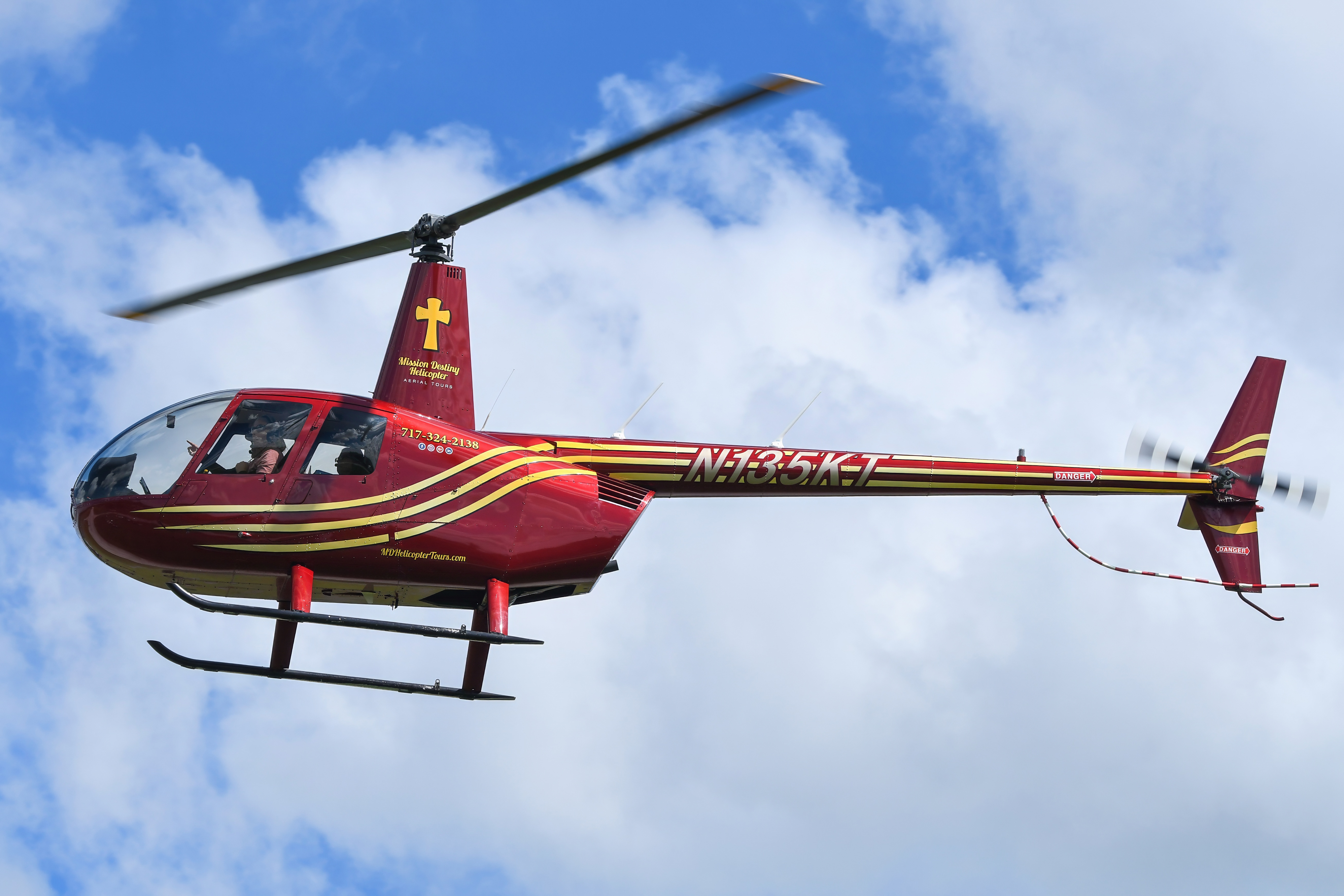 Full size: PRIVATE Robinson R44 N135KT at Heritage Field Airport
