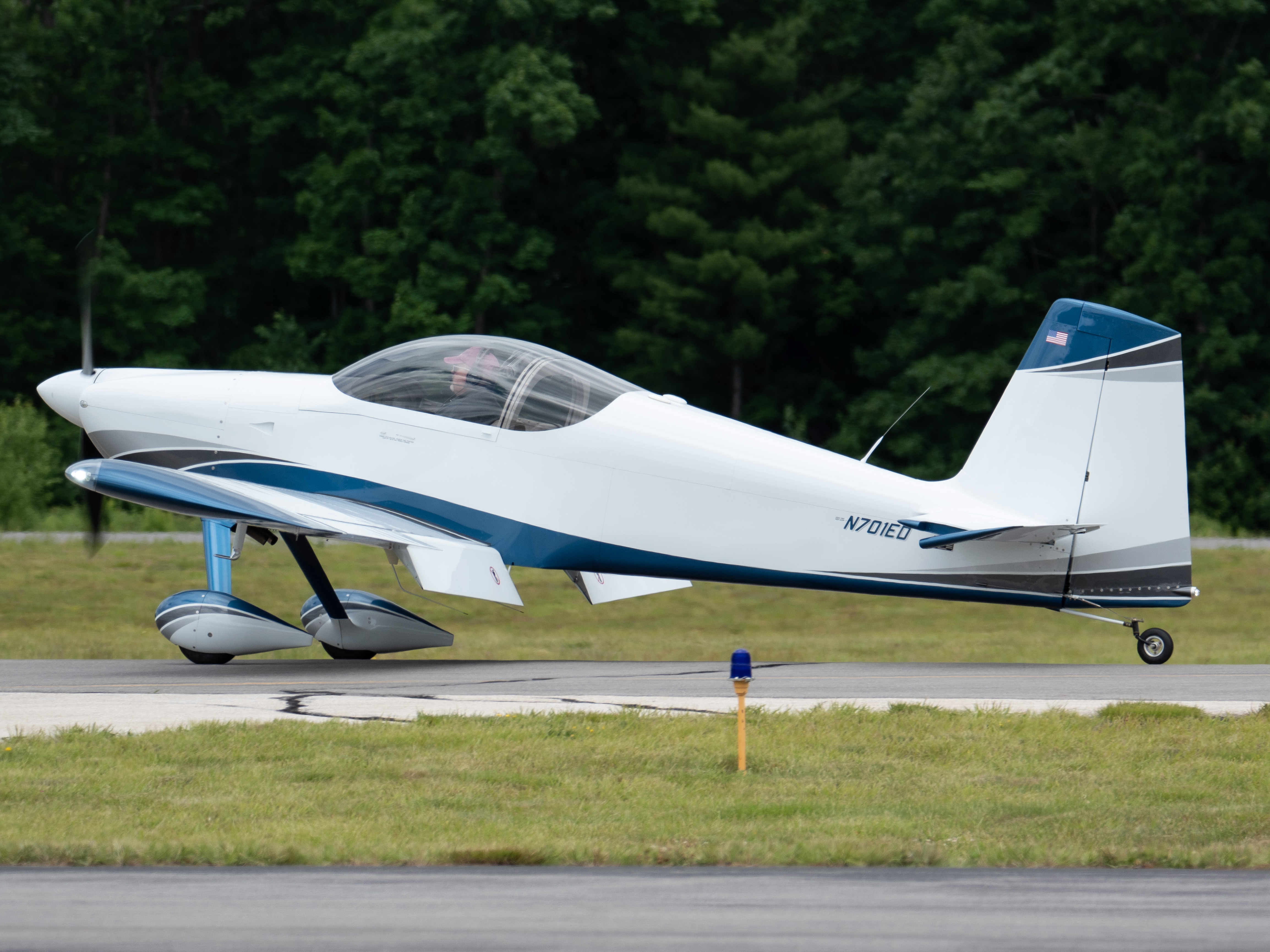 Full size: PRIVATE Vans RV-7 N701ED at Boire Field Airport