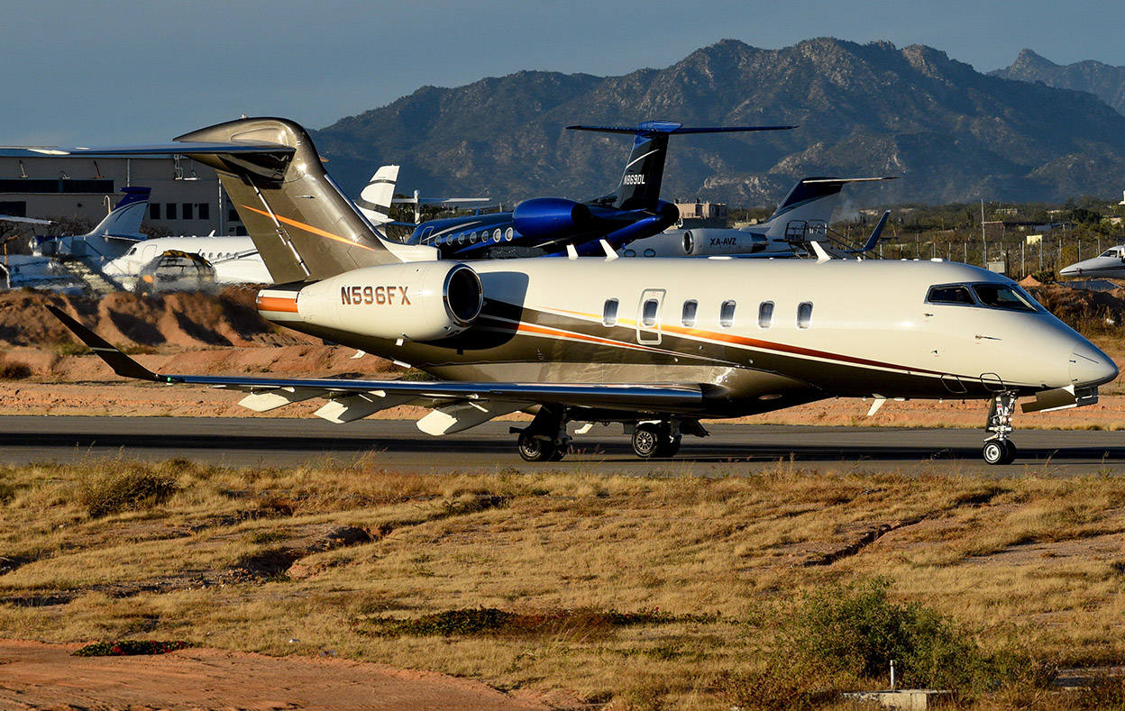 Full size: FlexJet Bombardier Challenger 350  N596FX at Aeropuerto de Cabo San Lucas Internacional