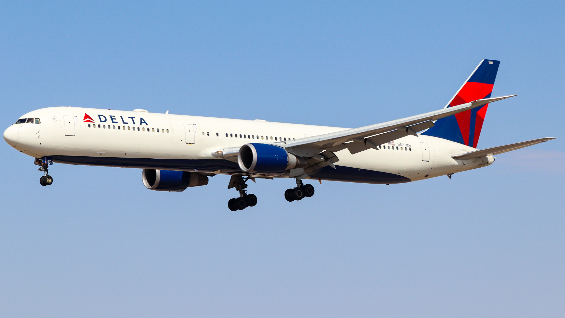 Full size: Delta Airlines Boeing 767-400ER N827MH at Harry Reid International Airport
