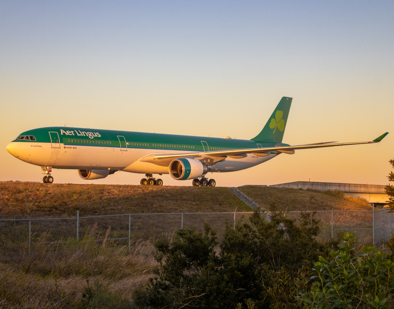 Full size: Aer Lingus Airbus A330-300 EI-GAJ at Orlando International Airport
