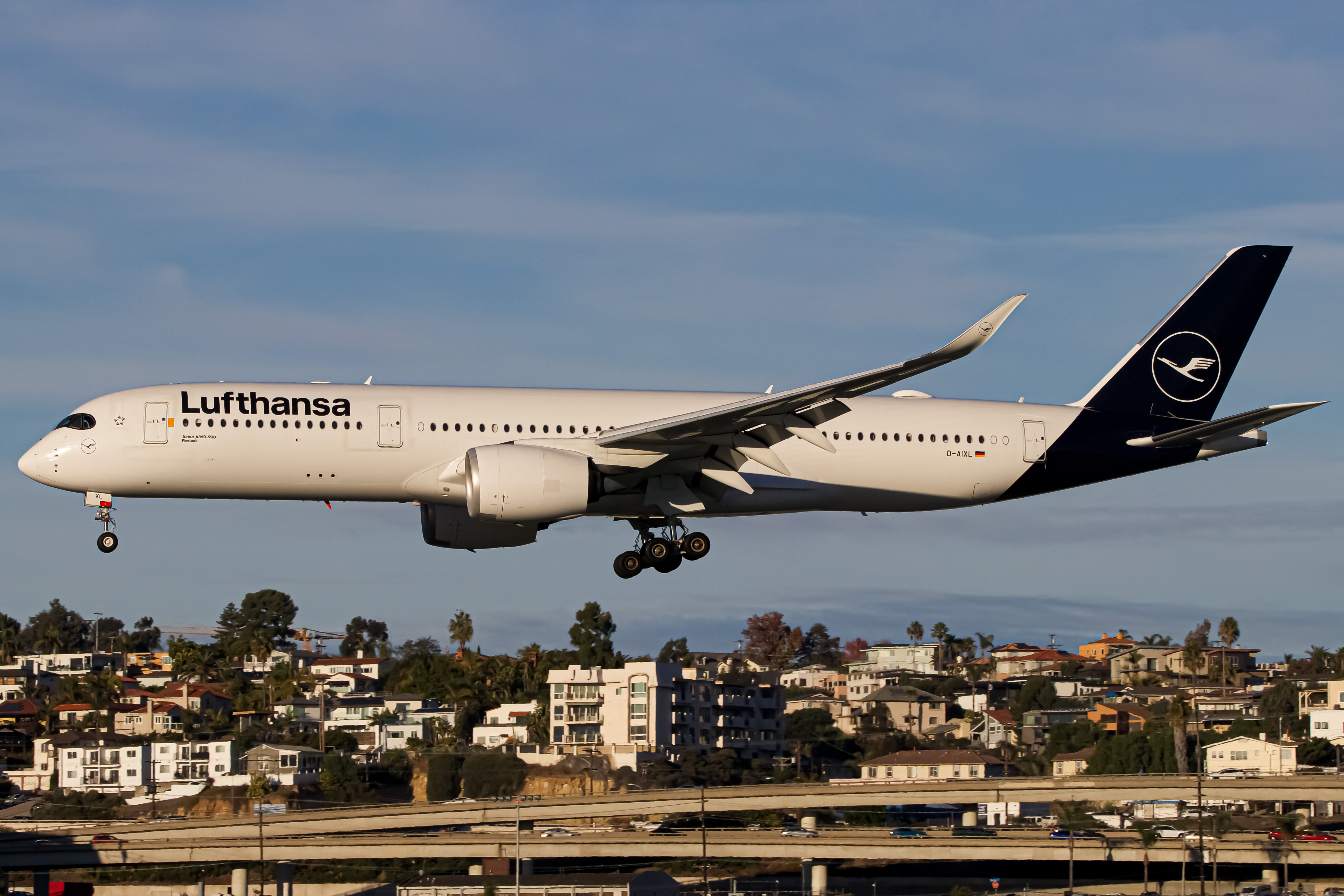 Full size: Lufthansa Airbus A350-900 D-AIXL at San Diego International Airport
