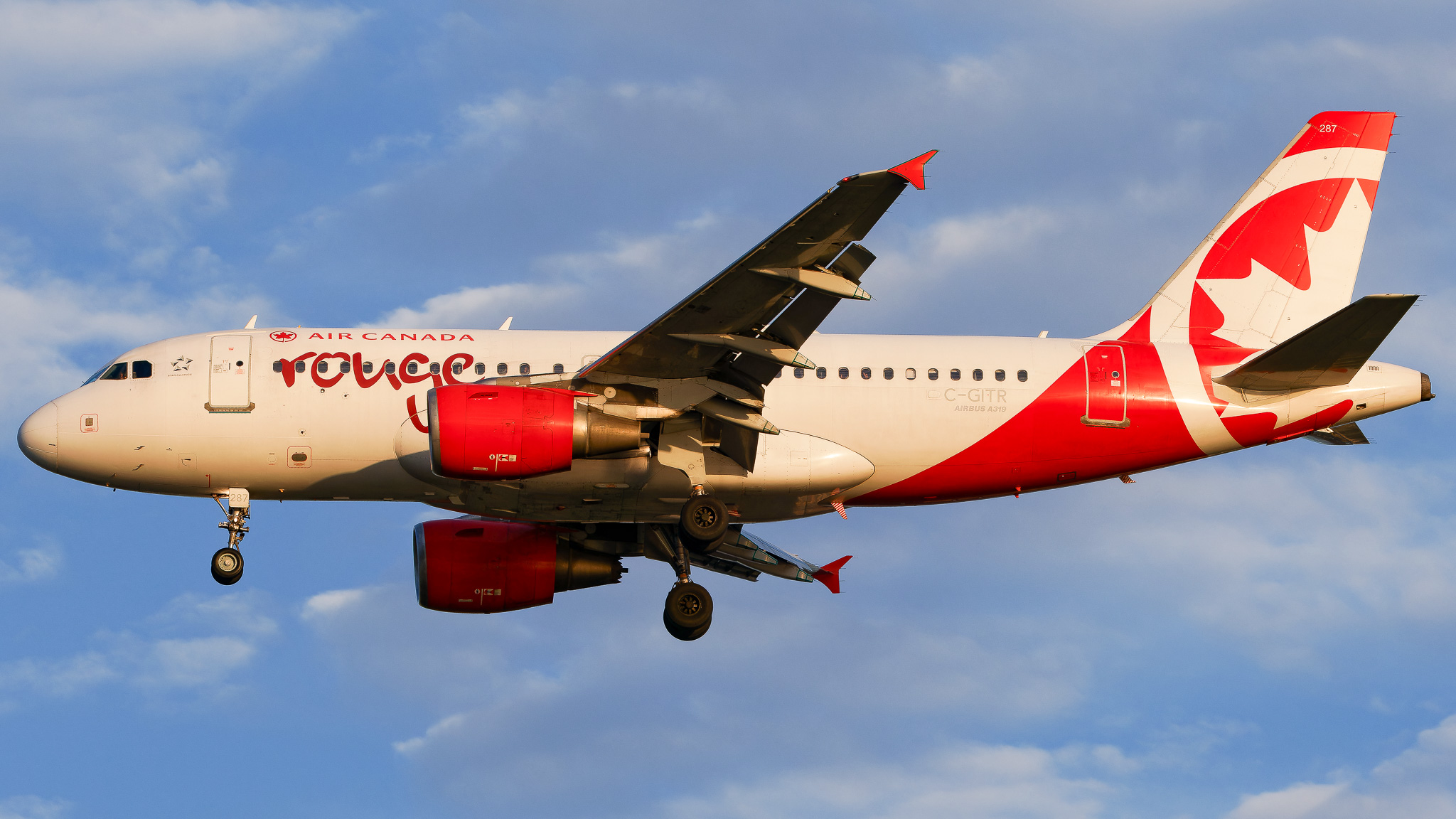 Full size: Air Canada Rouge Airbus A319 C-GITR at Tampa International Airport