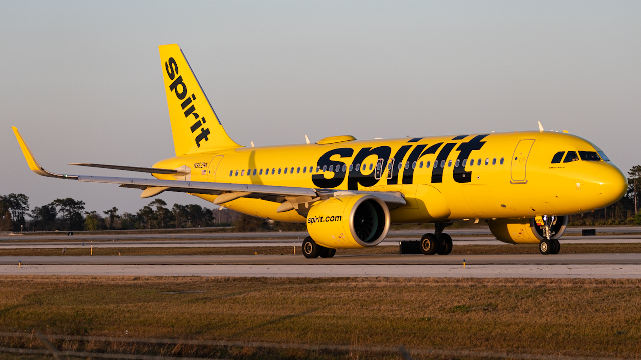 Full size: Spirit Airlines Airbus A320NEO N962NK at Orlando International Airport