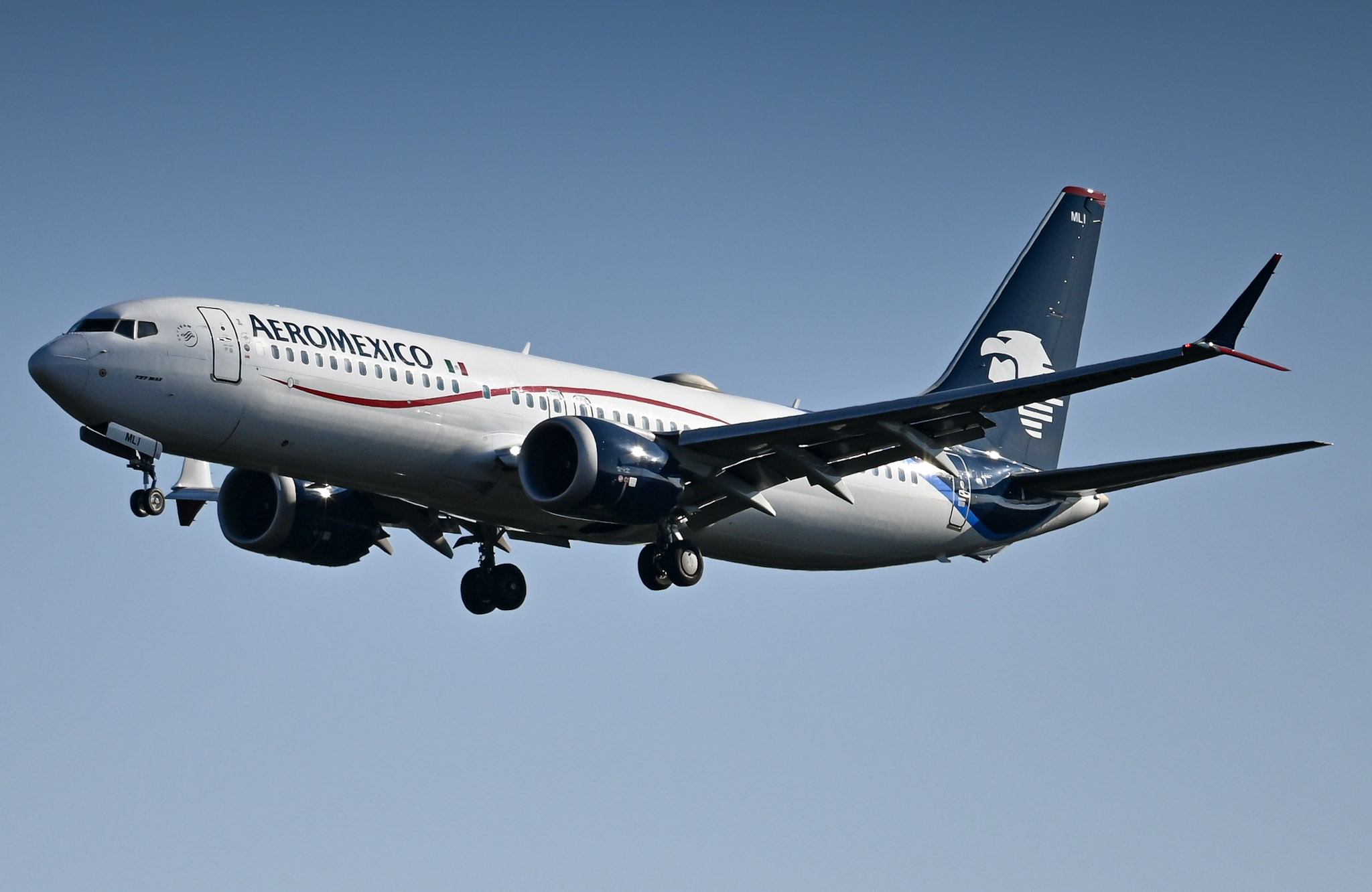 Full size: Aeromexico Boeing 737 MAX 8 XA-MLI at Washington Dulles International Airport
