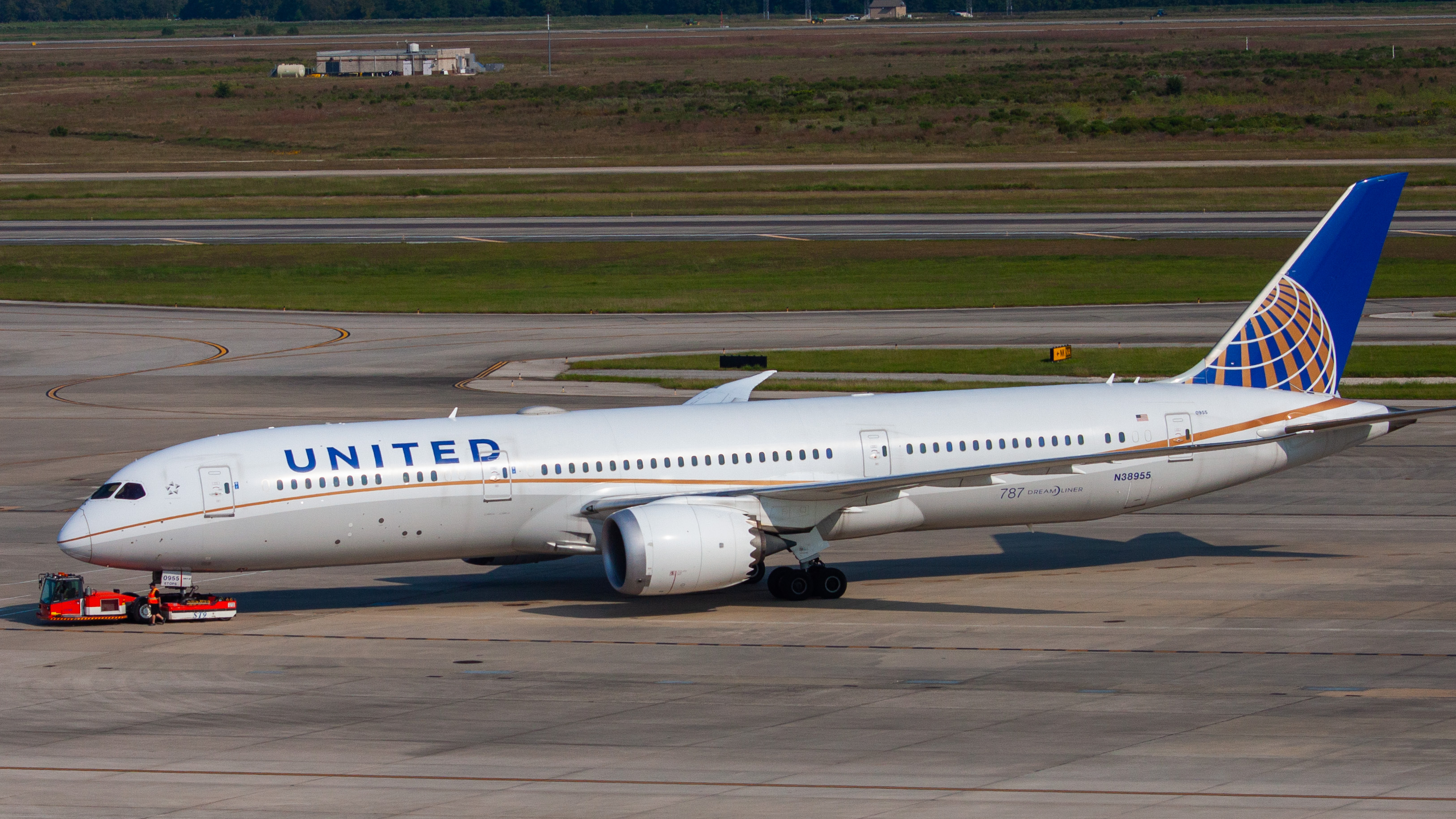 Full size: United Airlines Boeing 787-9 N38955 at Houston-George Bush Intercontinental Airport