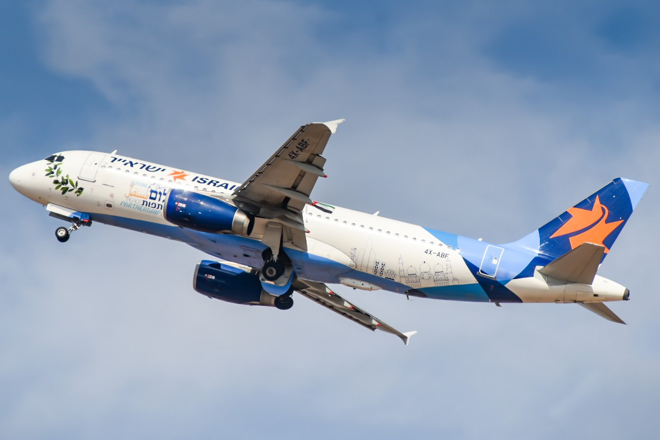 Full size: Israir Airbus A320 4X-ABF at Tel Aviv-Ben Gurion Airport