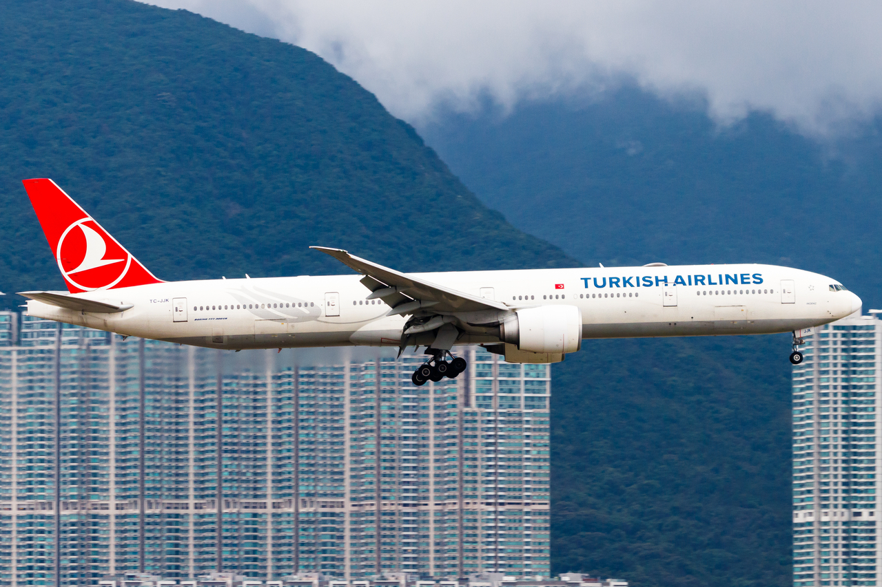 Full size: Turkish Airlines Boeing 777-300ER TC-JJK at Hong Kong International Airport