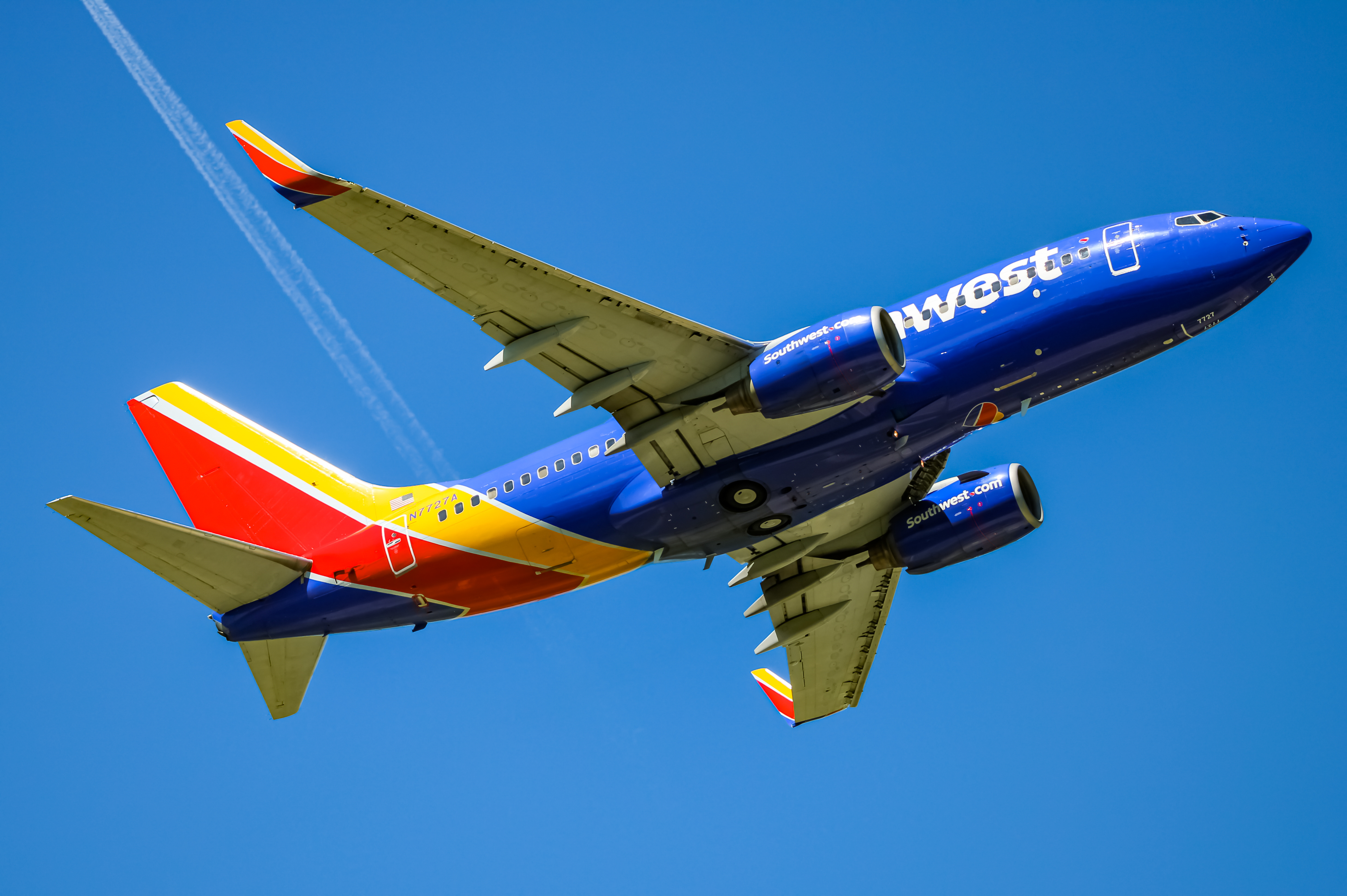 Full size: Southwest Airlines Boeing 737-700 N7727A at Baltimore/Washington International Thurgood Marshall Airport
