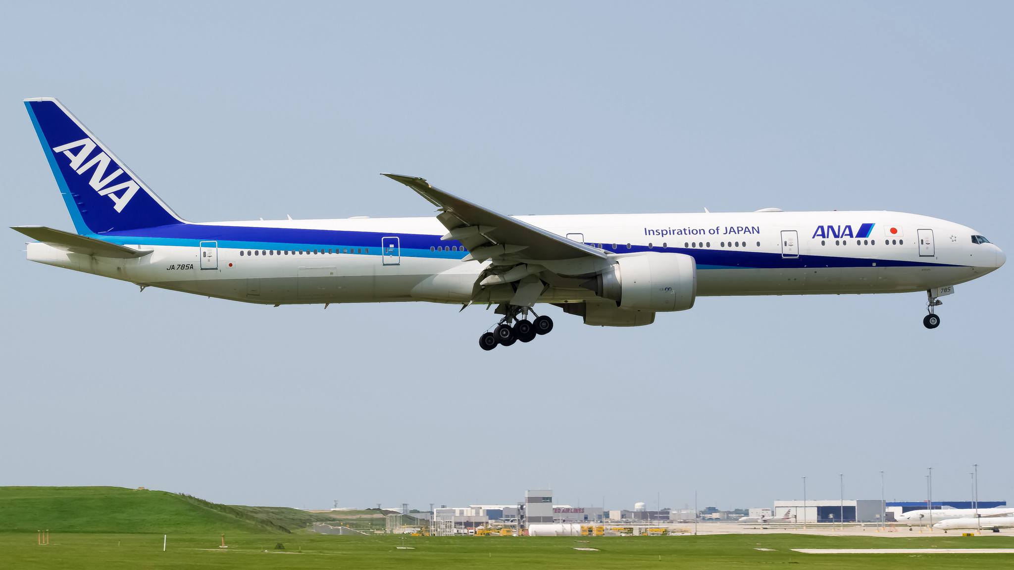 Full size: All Nippon Airways Boeing 777-300ER JA785A at Chicago O'Hare International Airport