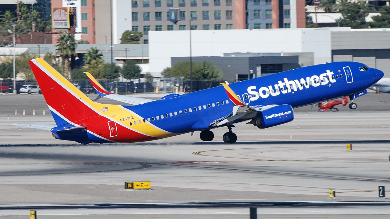 Full size: Southwest Airlines Boeing 737-800 N8576Z at Harry Reid International Airport