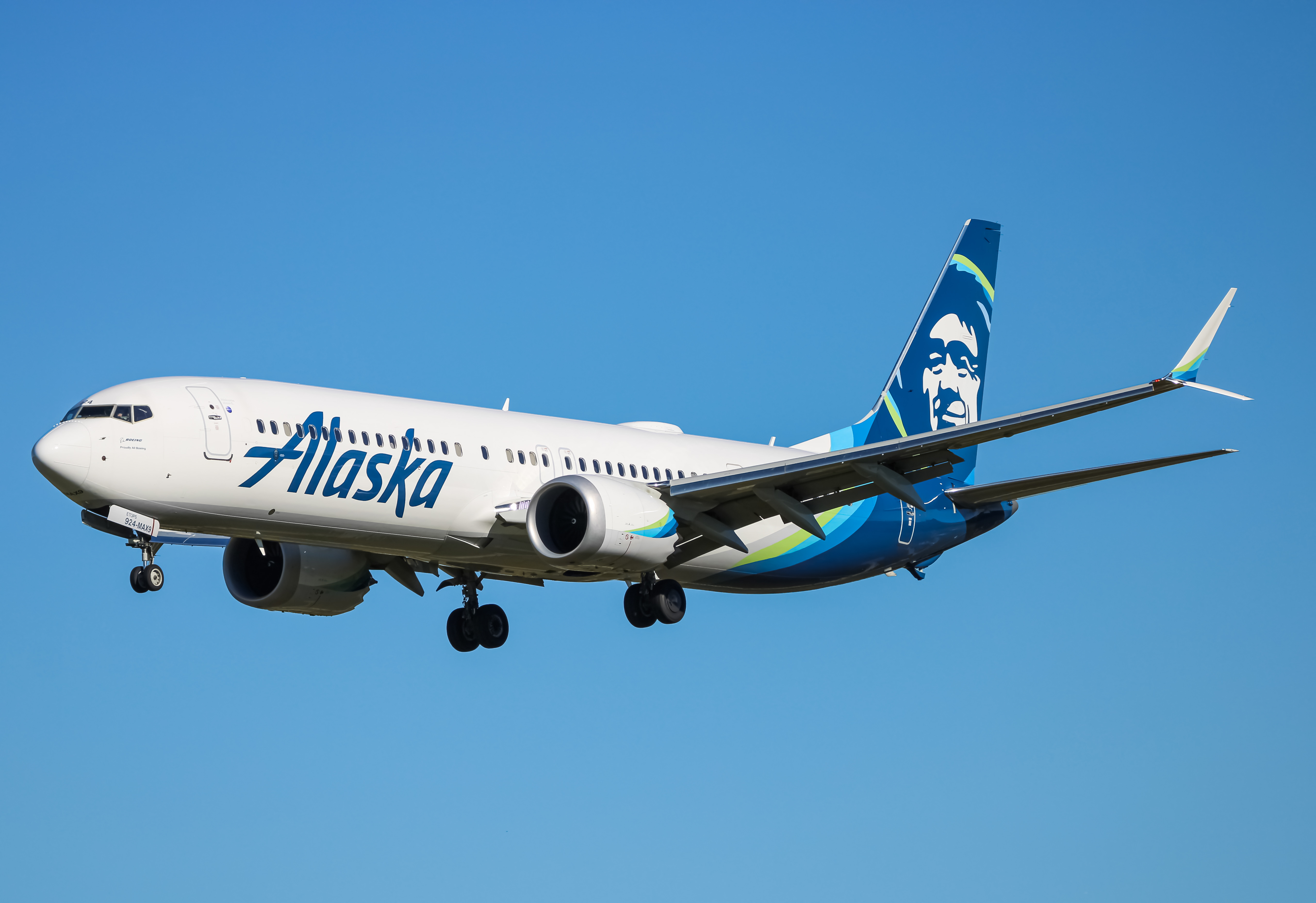 Full size: Alaska Airlines Boeing 737 MAX 9 N924AK at Baltimore/Washington International Thurgood Marshall Airport