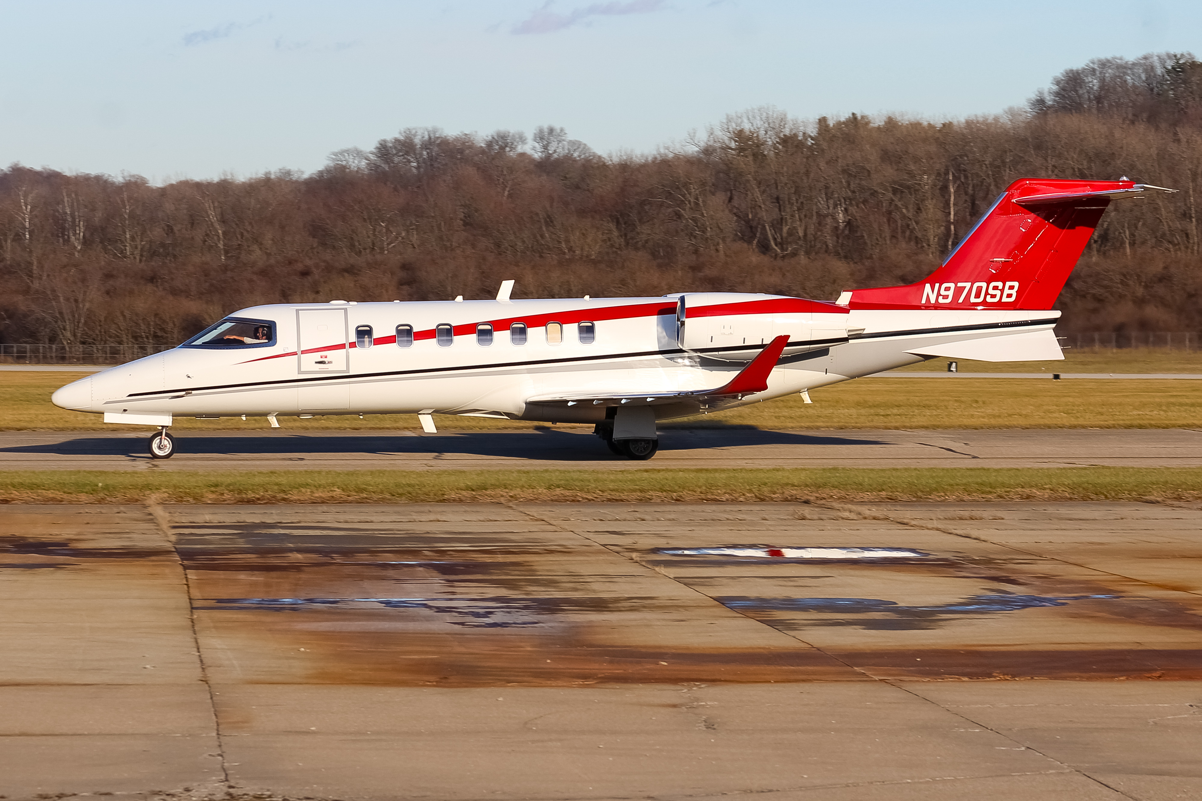 Full size: PRIVATE  Learjet 70 N970SB at Cincinnati Municipal Airport/Lunken Field