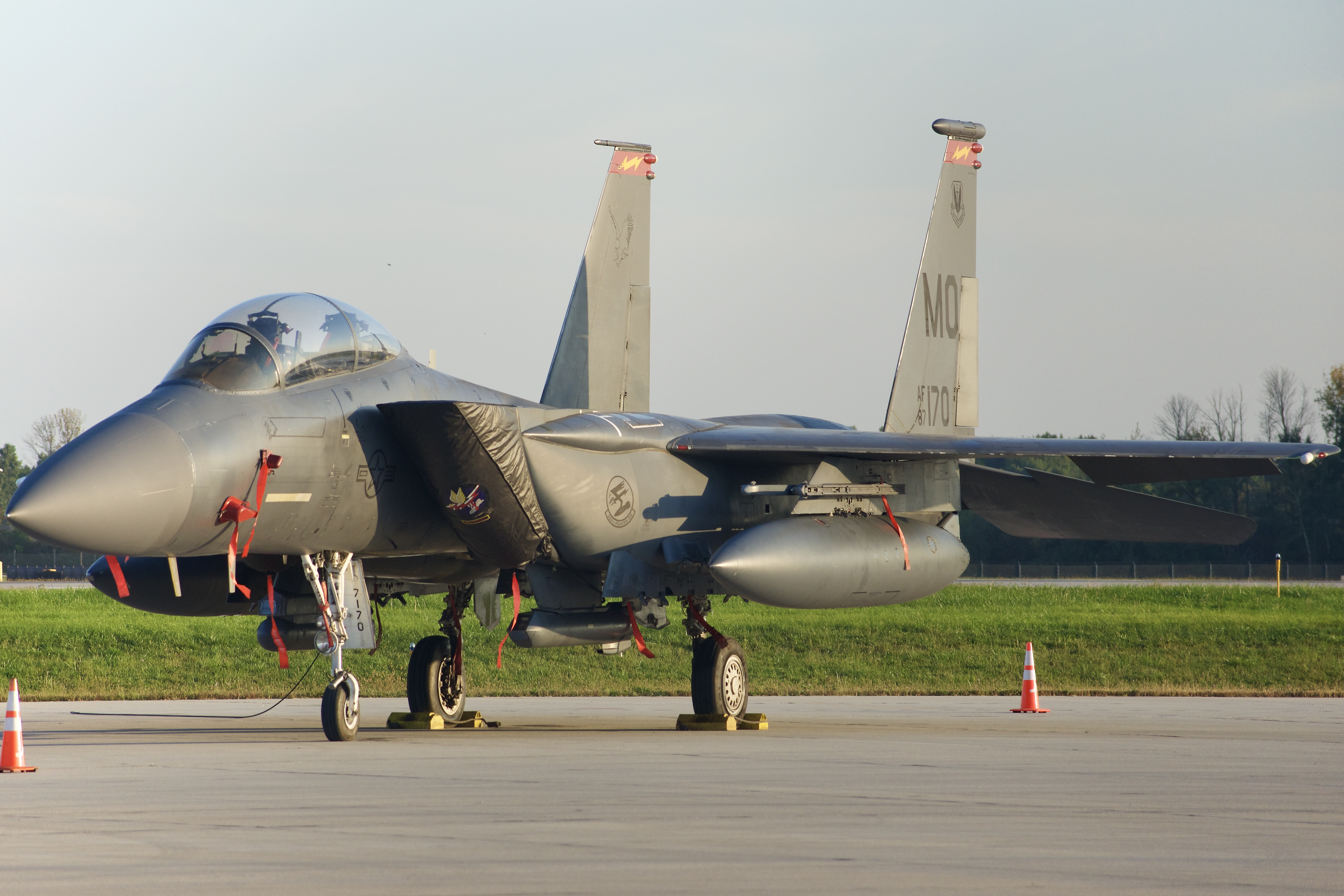 Full size: USAF - United States Air Force McDonnell Douglas F-15E Strike Eagle 87-0170 at Green Bay-Austin Straubel International Airport