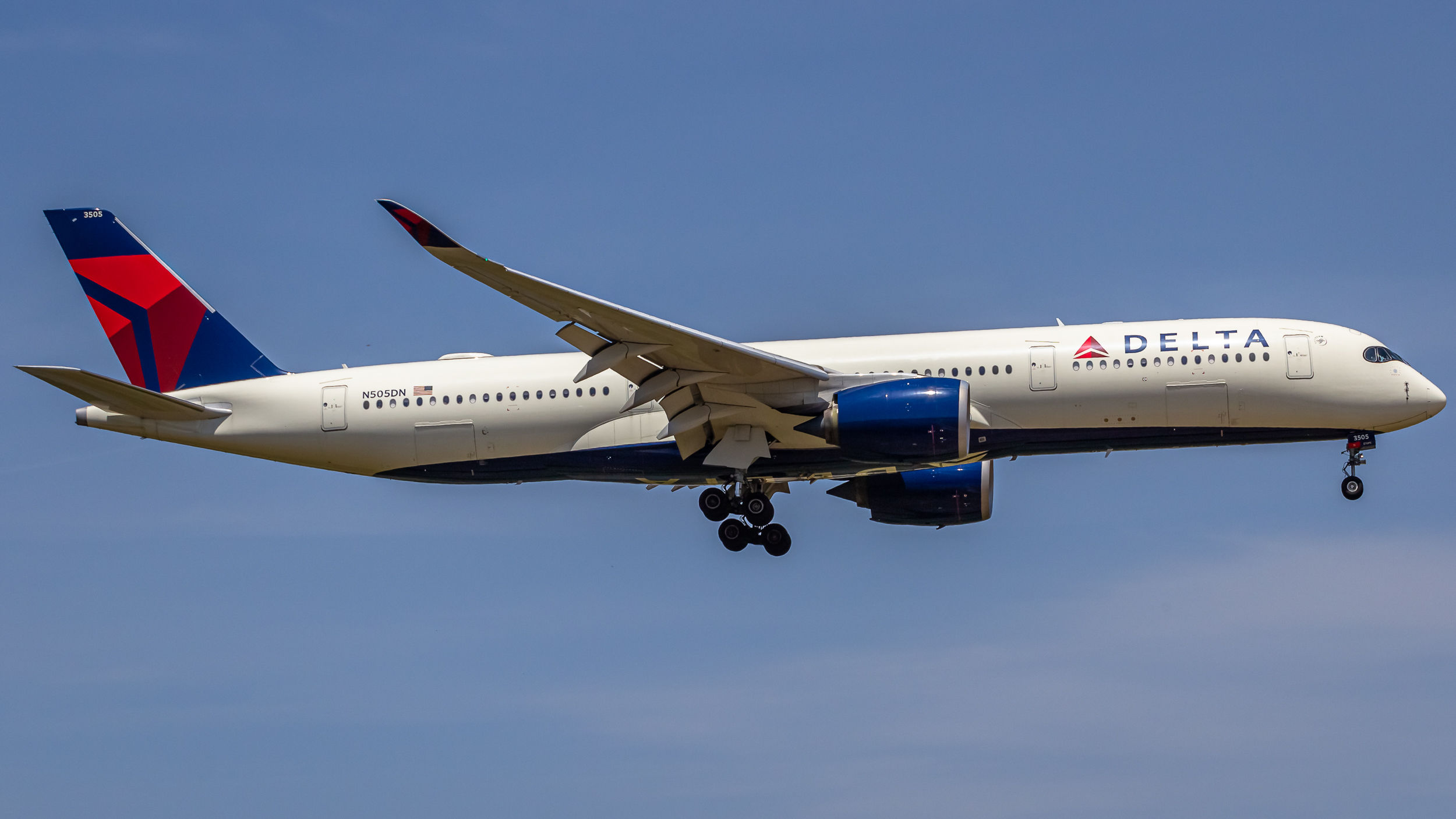 Full size: Delta Airlines Airbus A350-900 N505DN at Robert Gray Army Airfield