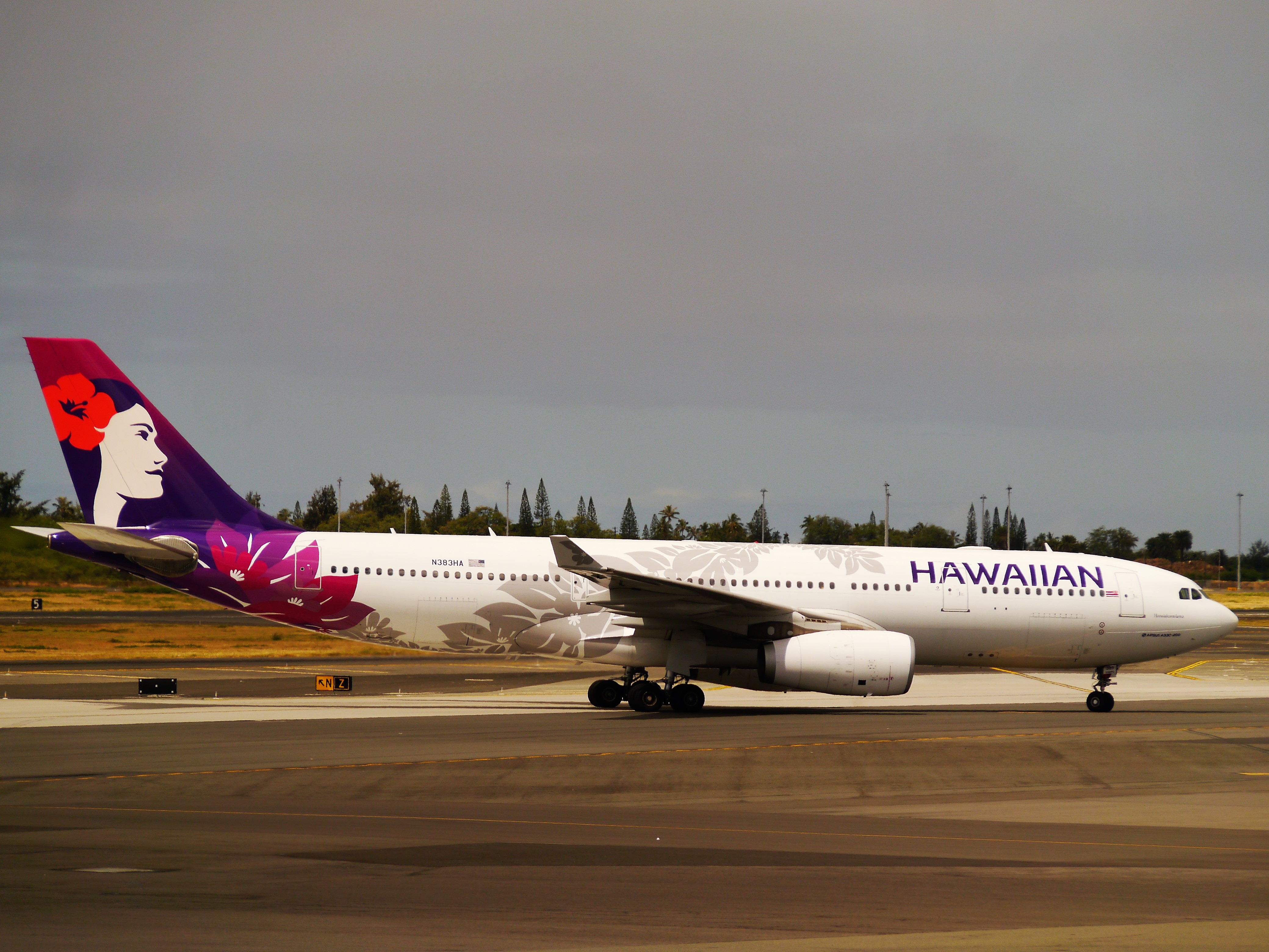 Full size: Hawaiian Airlines Airbus A330-200 N383HA at Daniel K Inouye International Airport