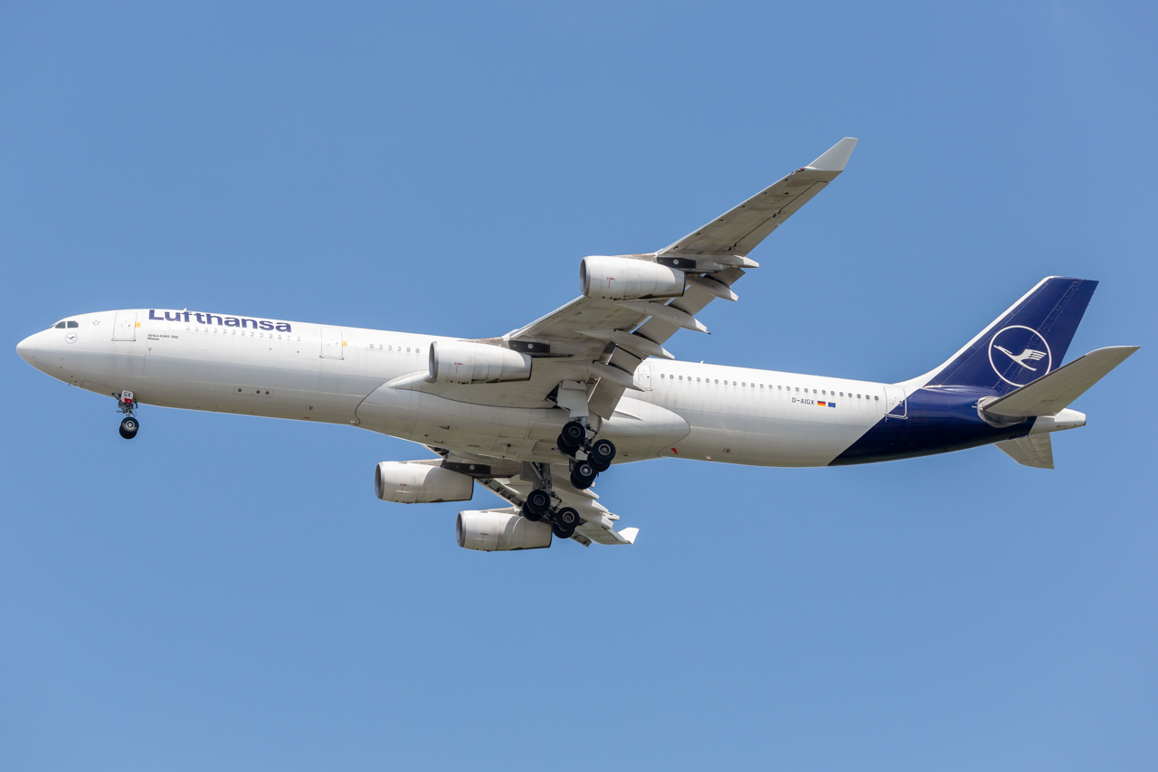 Full size: Lufthansa Airbus A340-300 D-AIGX at John F. Kennedy International Airport