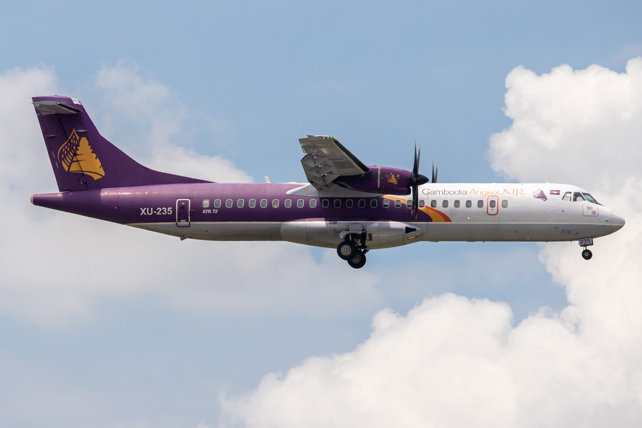 Full size: Cambodia Angkor Air ATR 72-500 XU-235 at Tan Son Nhat International Airport