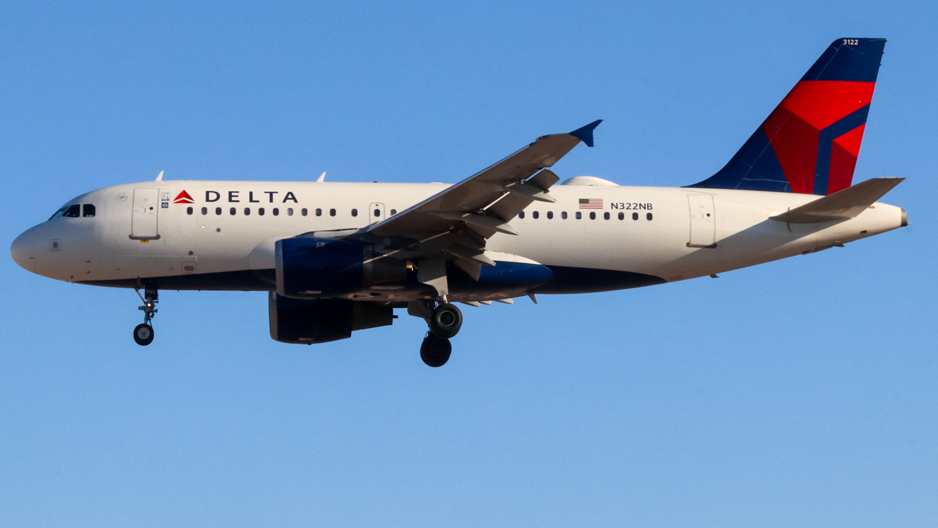 Full size: Delta Airlines Airbus A319 N322NB at Harry Reid International Airport