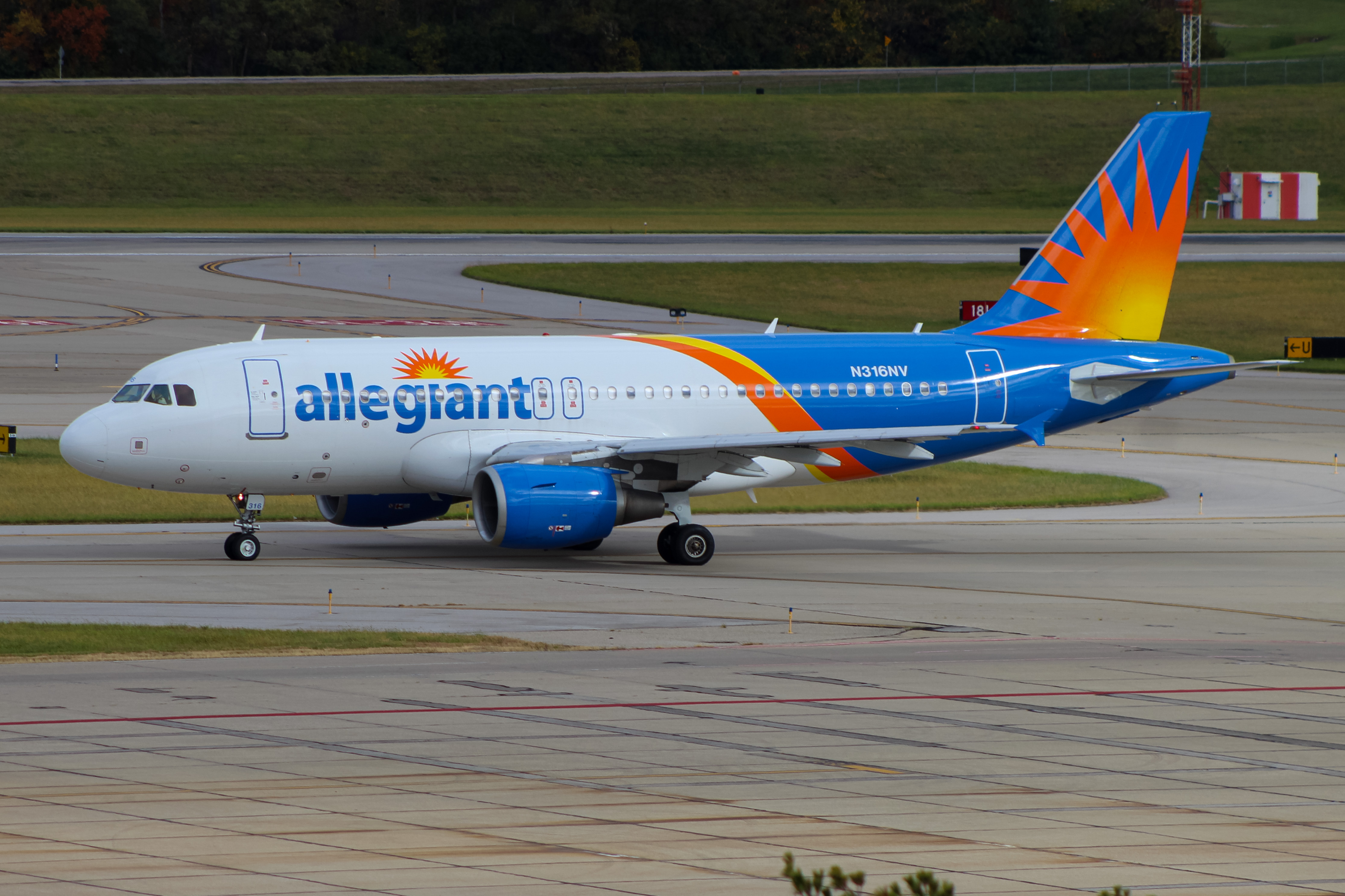Full size: Allegiant Air Airbus A319 N316NV at Cincinnati/Northern Kentucky International Airport