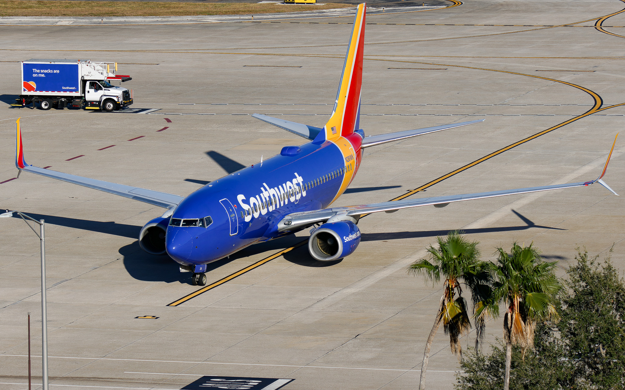 Full size: Southwest Airlines Boeing 737-700 N281WN at Tampa International Airport