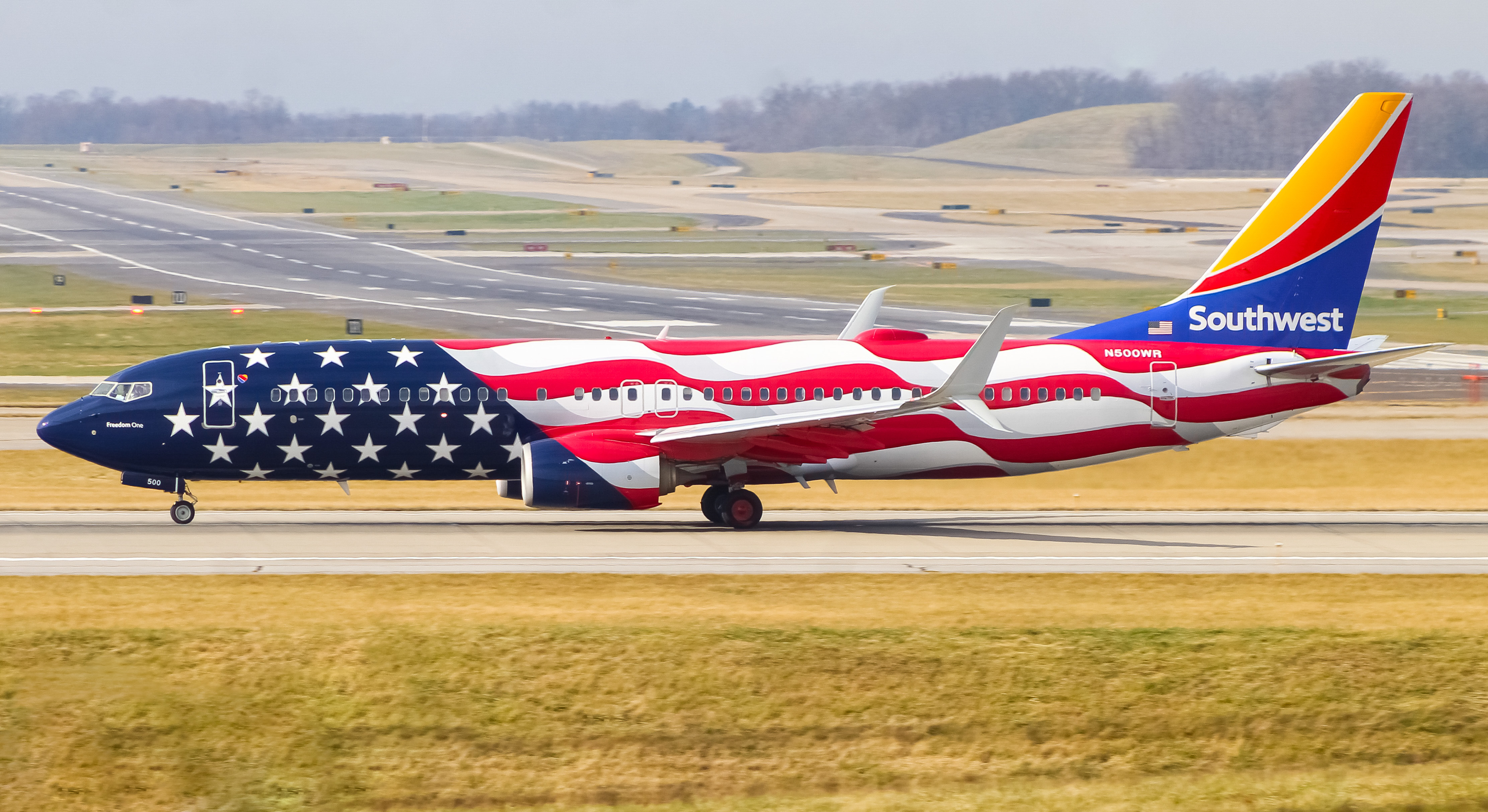 Full size: Southwest Airlines Boeing 737-800 N500WR at Cincinnati/Northern Kentucky International Airport