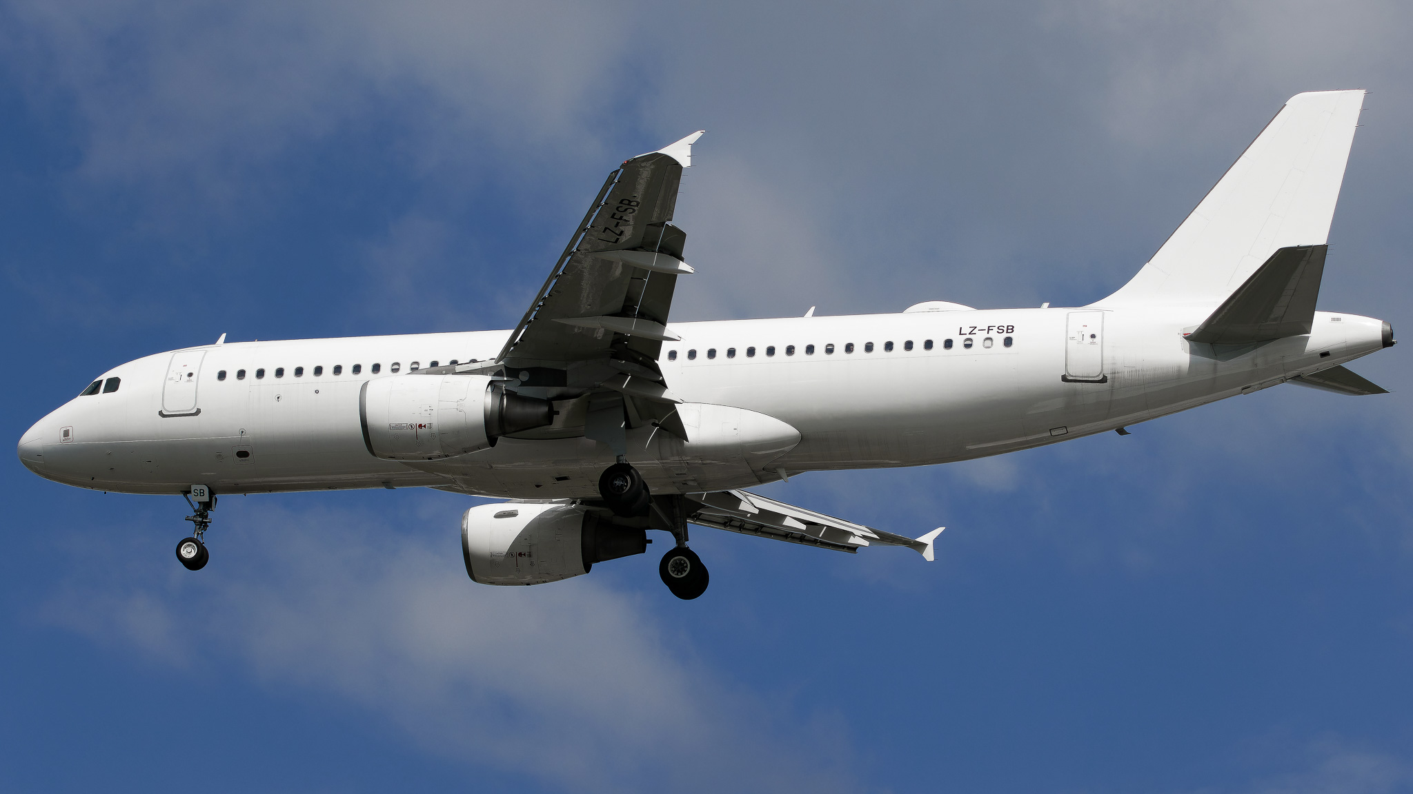 Full size: Fly2Sky Airbus A320 LZ-FSB at Tampa International Airport