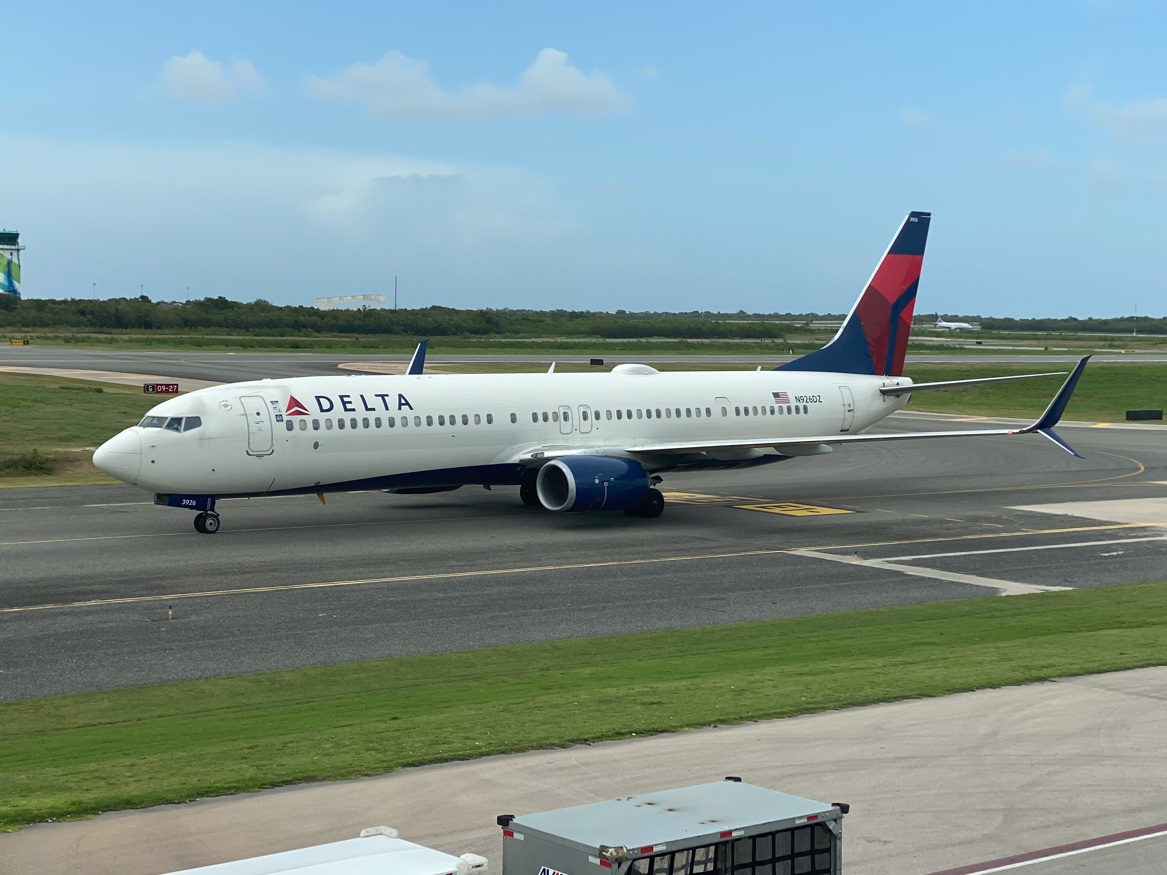 Full size: Delta Airlines Boeing 737-900ER N926DZ at Punta Cana International Airport