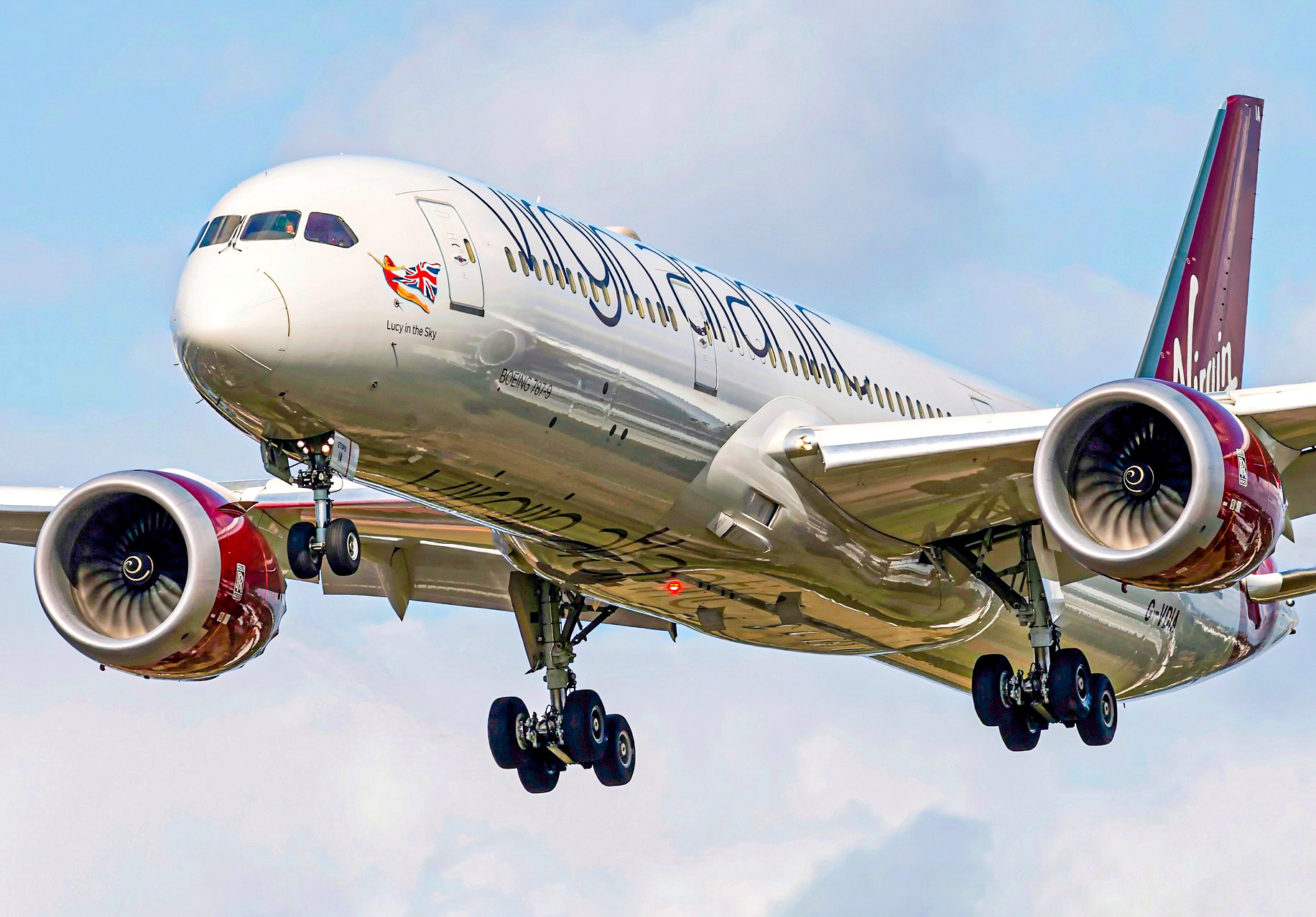 Full size: Virgin Atlantic Boeing 787-9 G-VDIA at London Heathrow International Airport