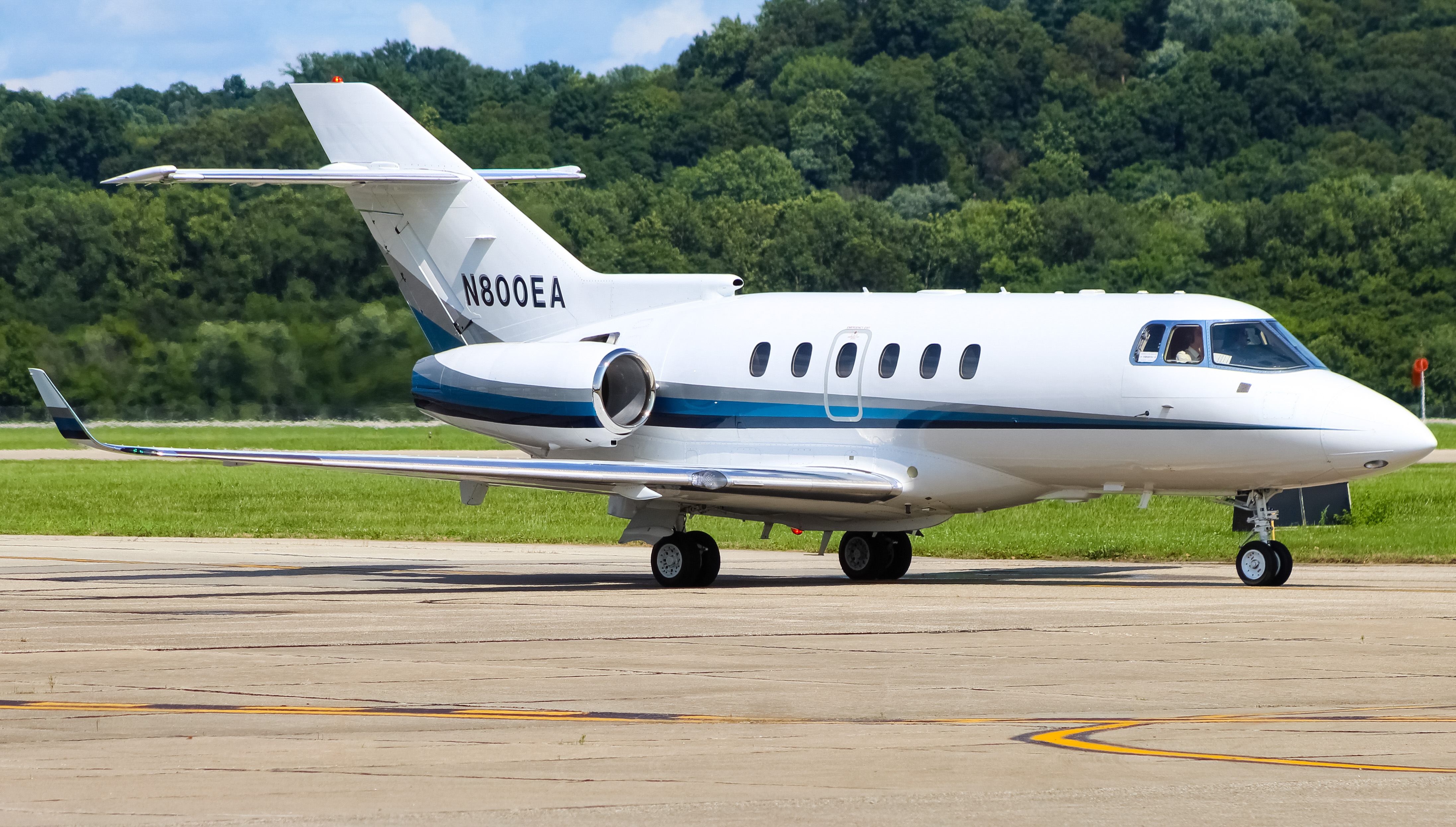 Full size: PRIVATE Beechcraft Hawker 800XP N800EA at Cincinnati Municipal Airport/Lunken Field