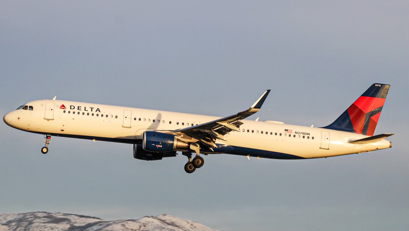 Full size: Delta Airlines Airbus A321-200 N378DN at Salt Lake City International Airport