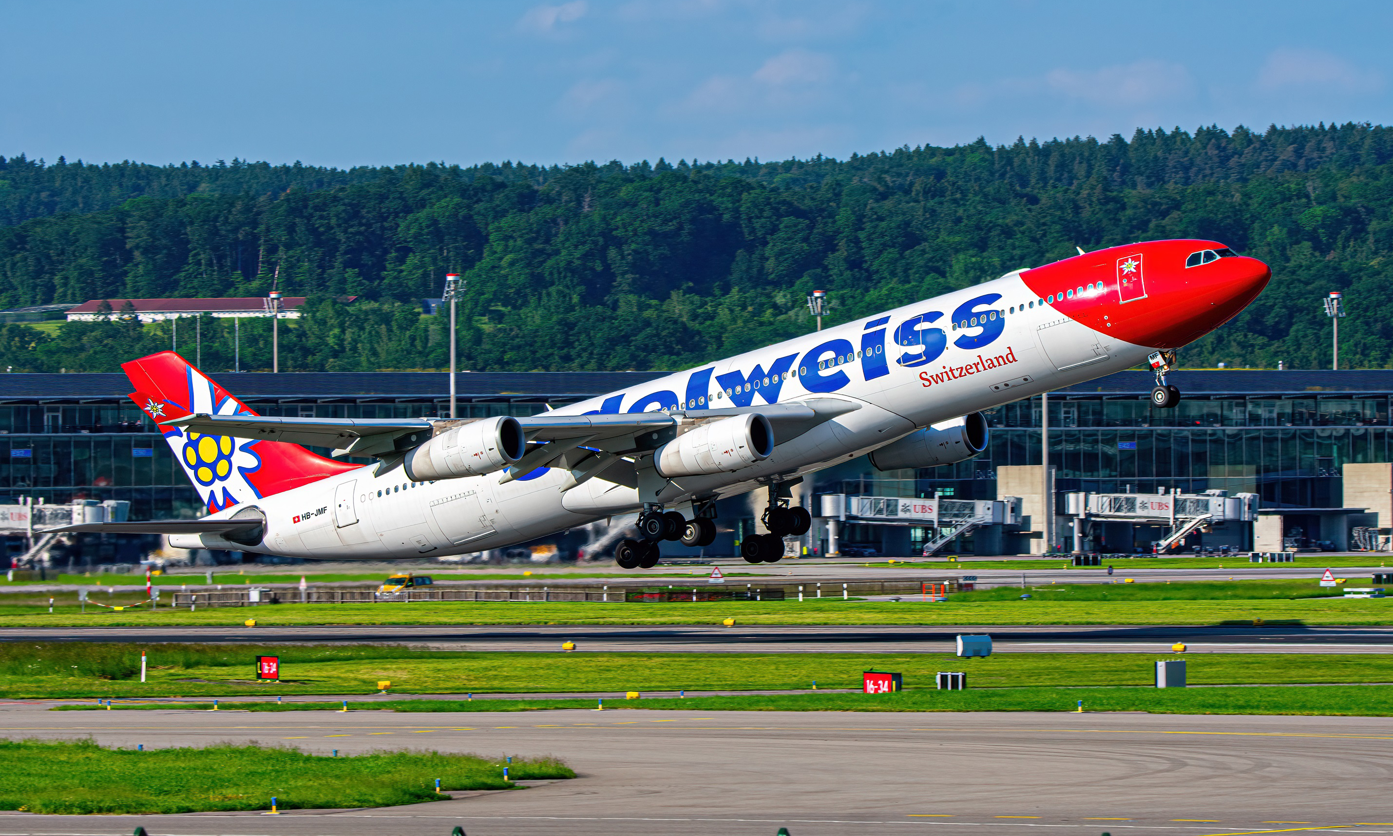 Full size: Edelweiss Air Airbus A340-300 HB-JMF at Zurich-Kloten Airport