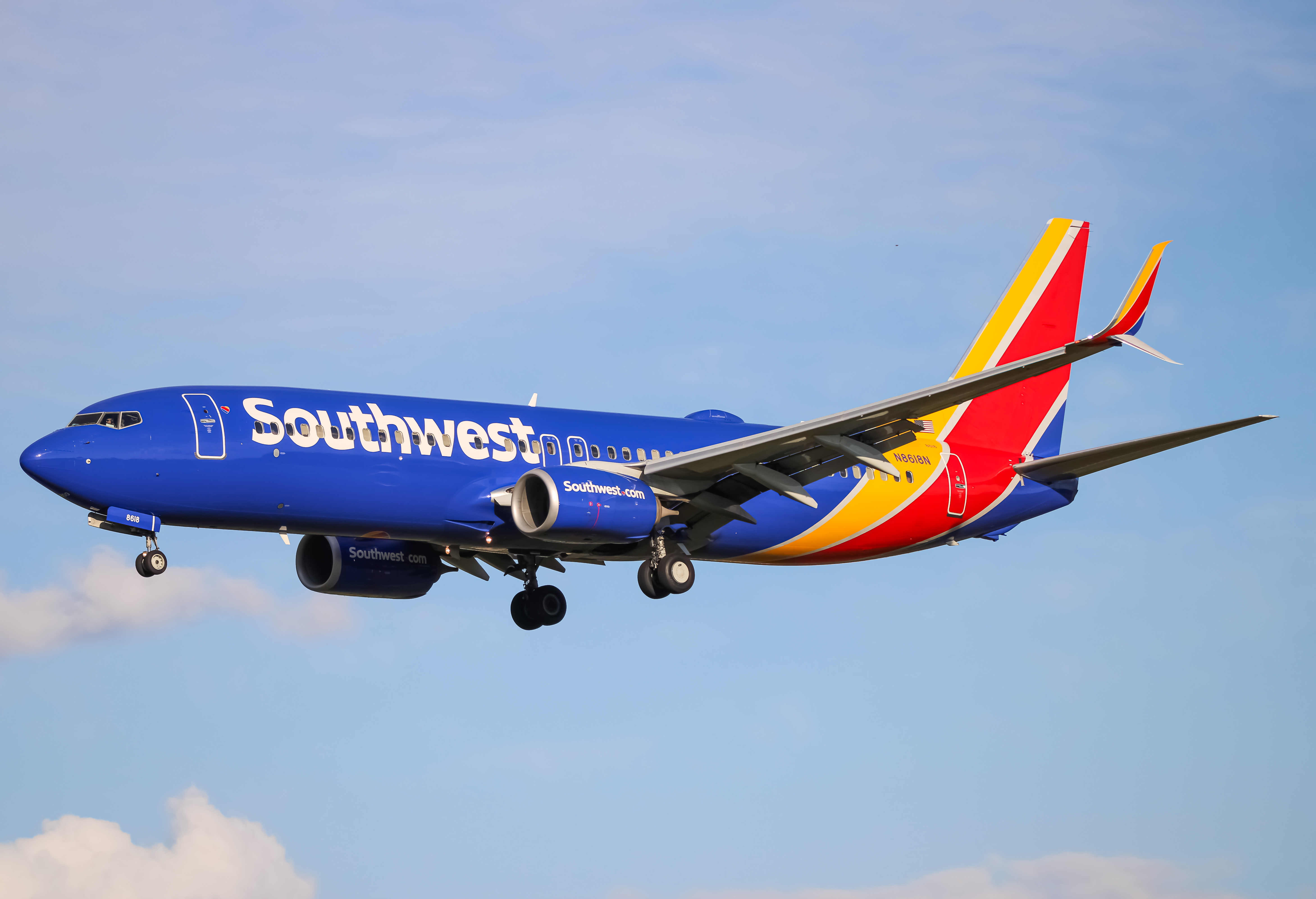 Full size: Southwest Airlines Boeing 737-800 N8618N at Baltimore/Washington International Thurgood Marshall Airport