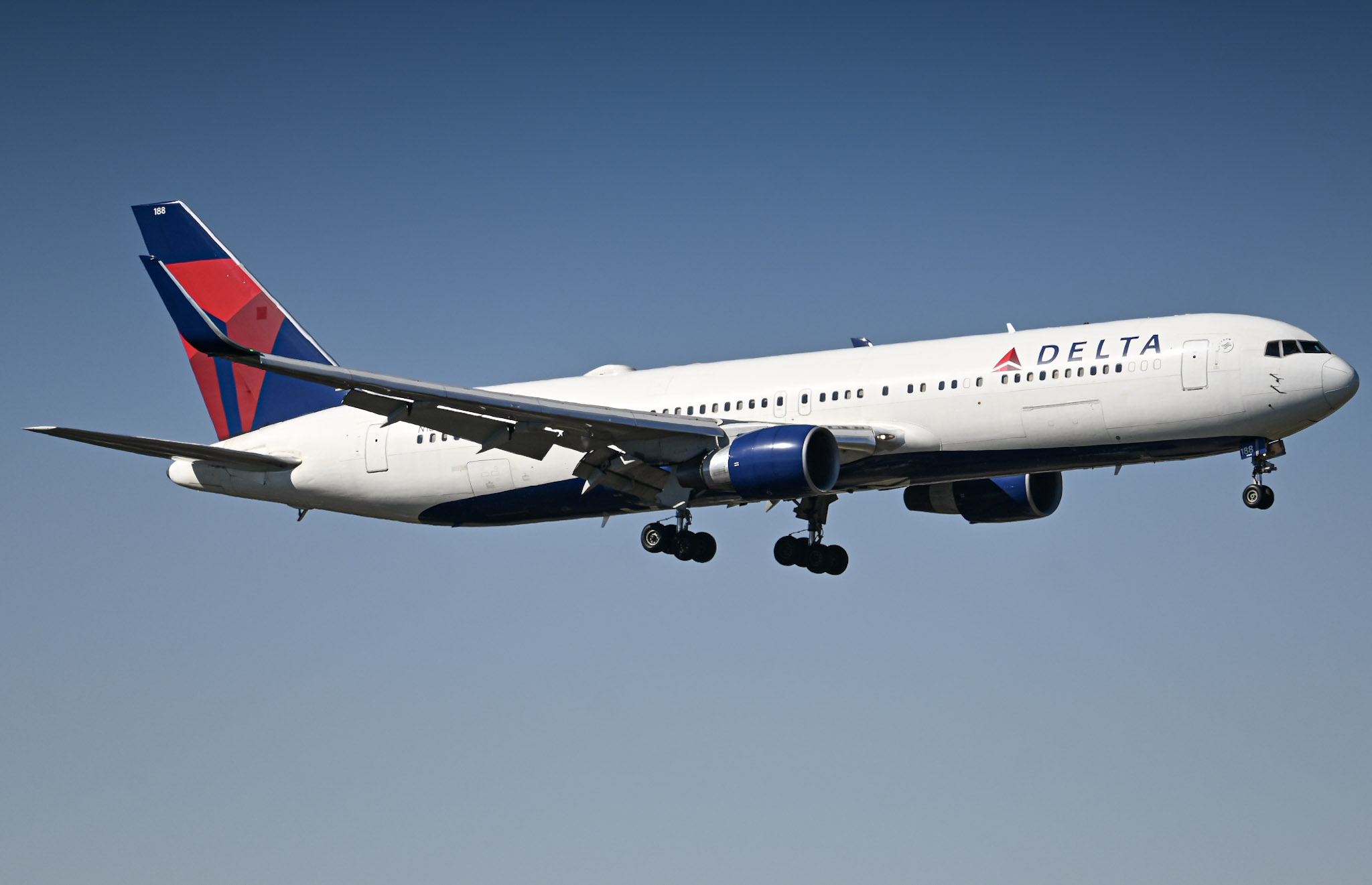 Full size: Delta Airlines Boeing 767-300ER N188DN at Hartsfield-Jackson Atlanta International Airport