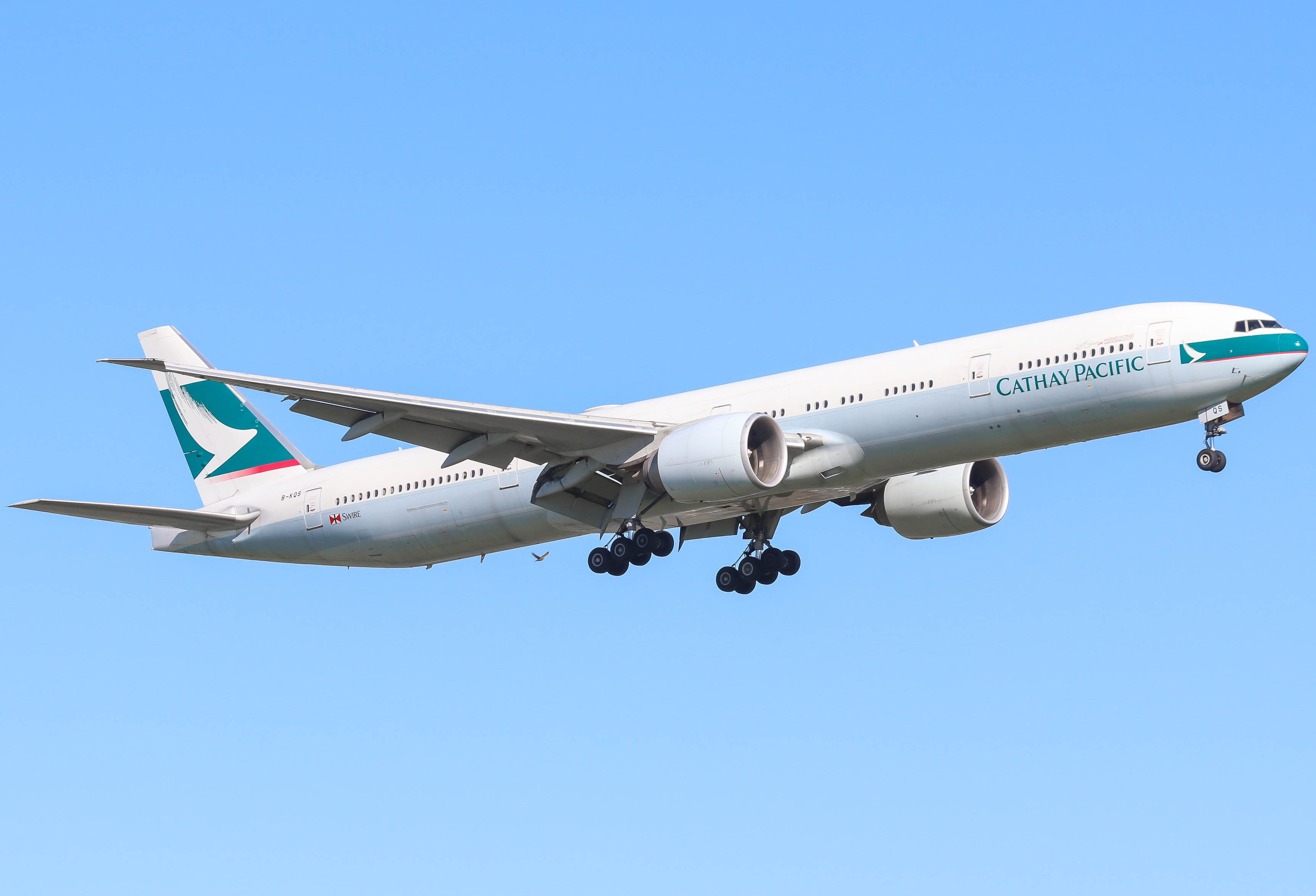 Full size: Cathay Pacific Boeing 777-300ER B-KQS at Melbourne Airport