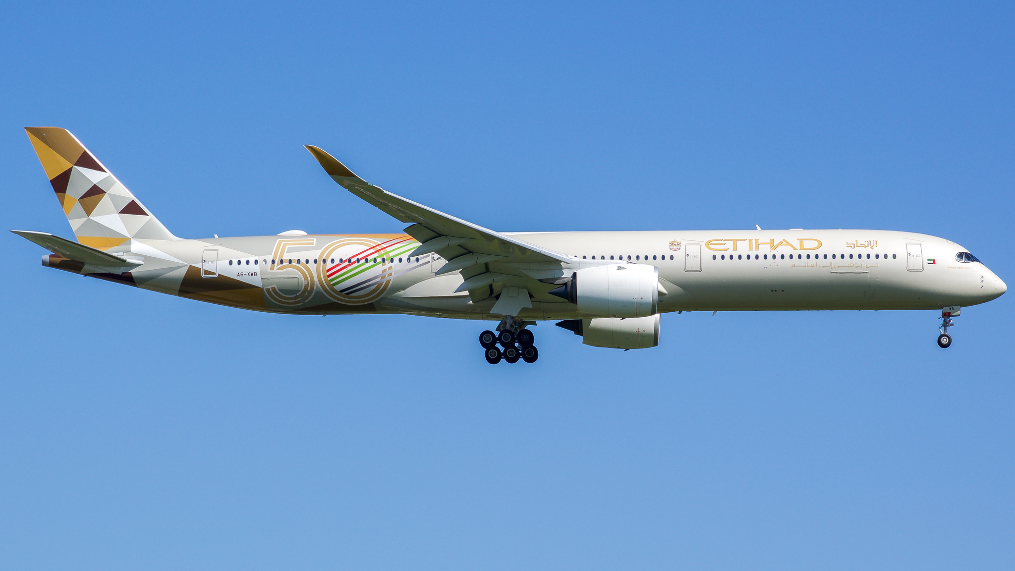 Full size: Etihad Airways Airbus A350-1000 A6-XWB at John F. Kennedy International Airport