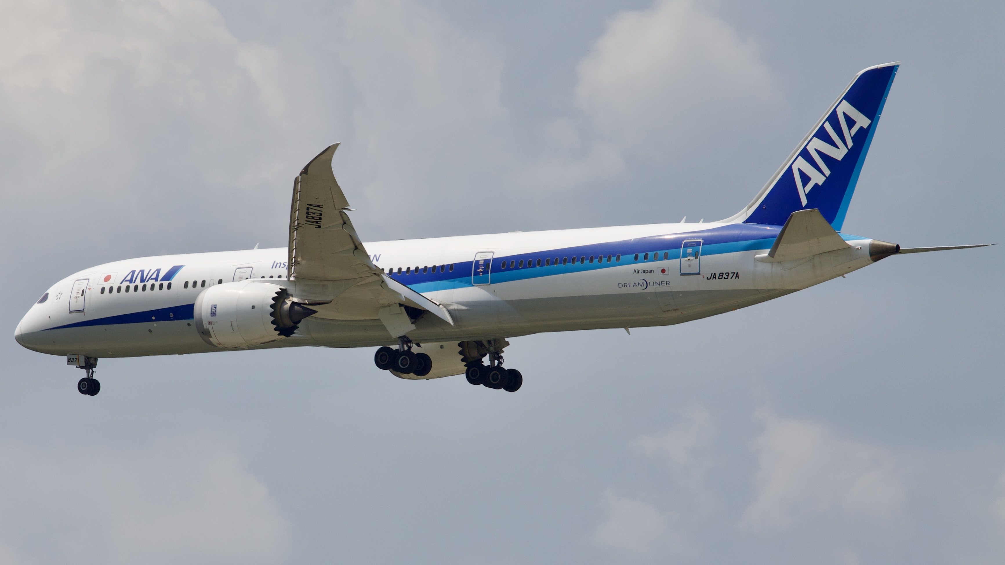 Full size: All Nippon Airways Boeing 787-9 JA837A at Houston-George Bush Intercontinental Airport