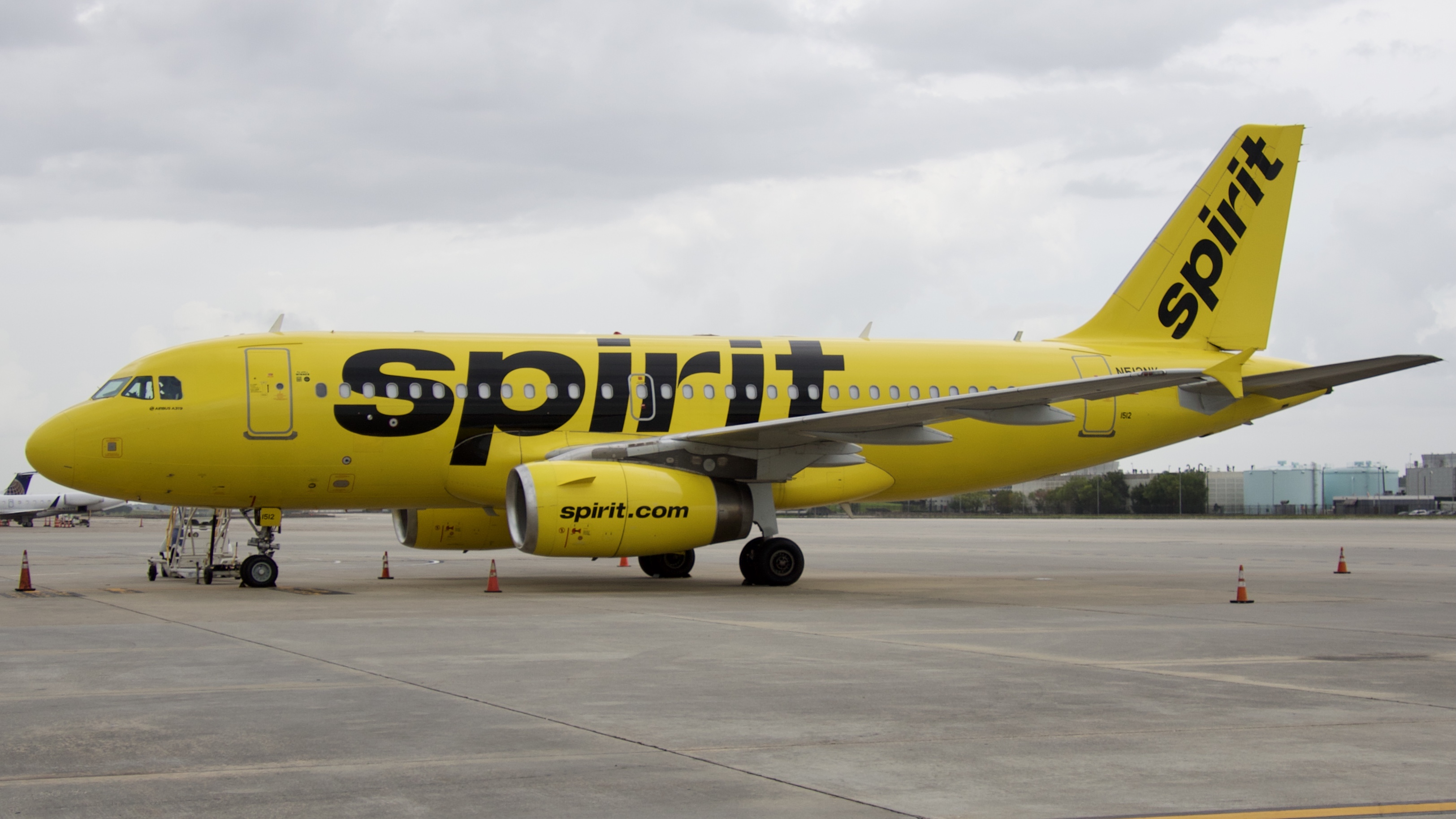 Full size: Spirit Airlines Airbus A319 N512NK at Houston-George Bush Intercontinental Airport