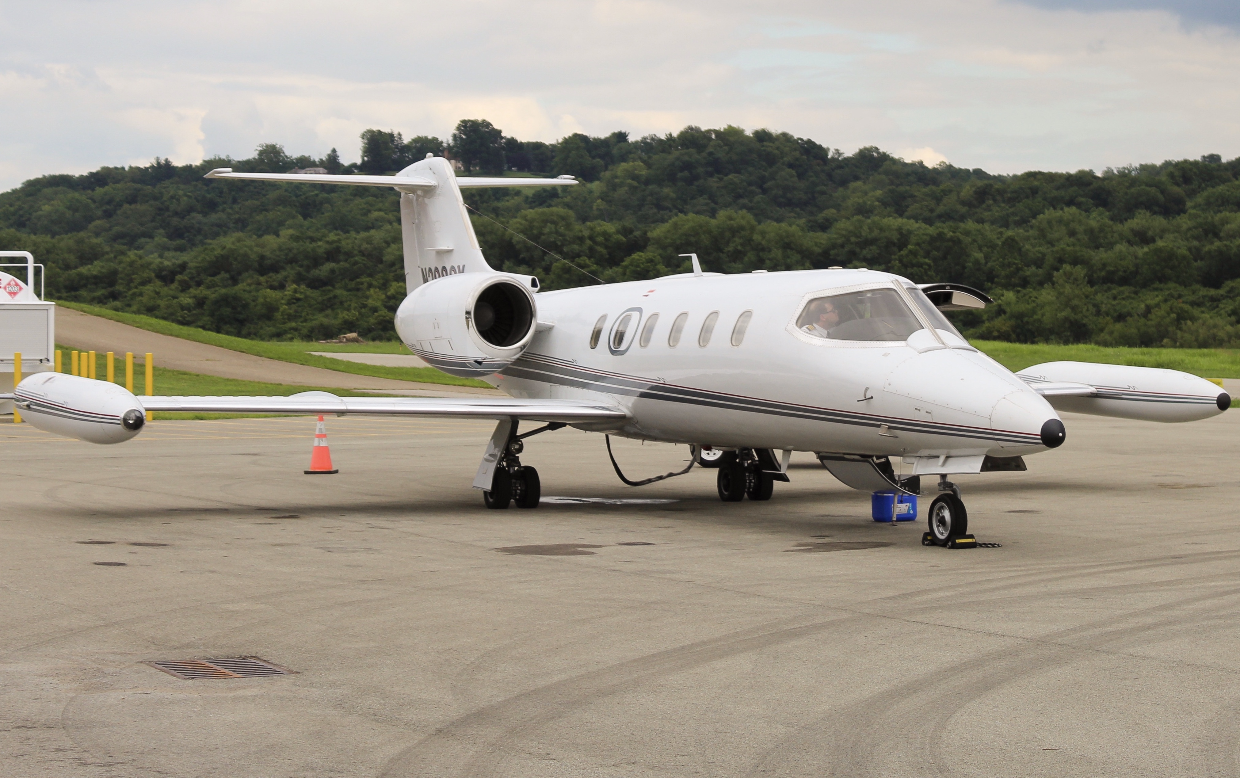 Full size: Kalitta Charters Learjet 35 N298CK at Cincinnati Municipal Airport/Lunken Field