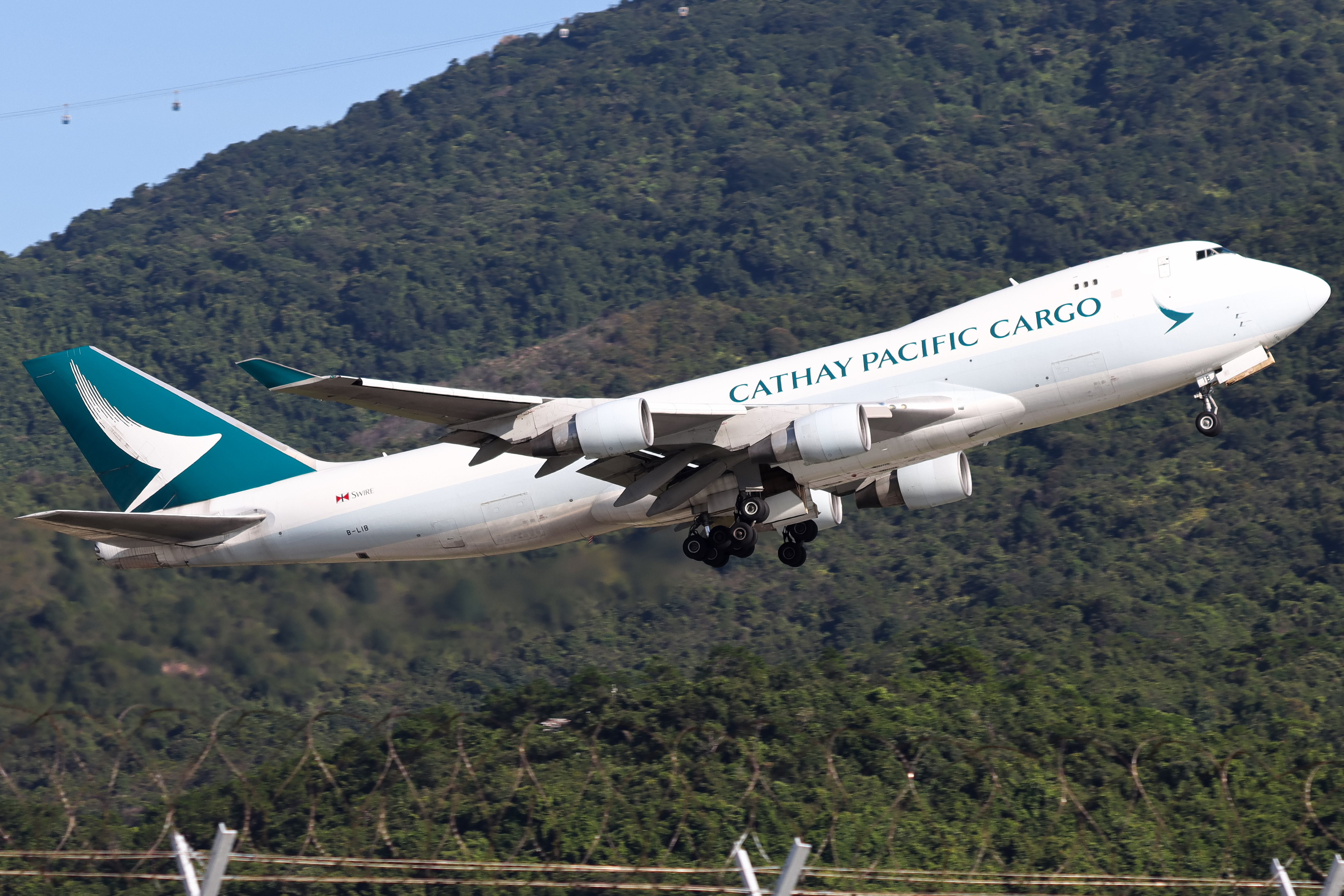 Full size: Cathay Pacific Cargo Boeing 747-400F B-LIB at Hong Kong International Airport