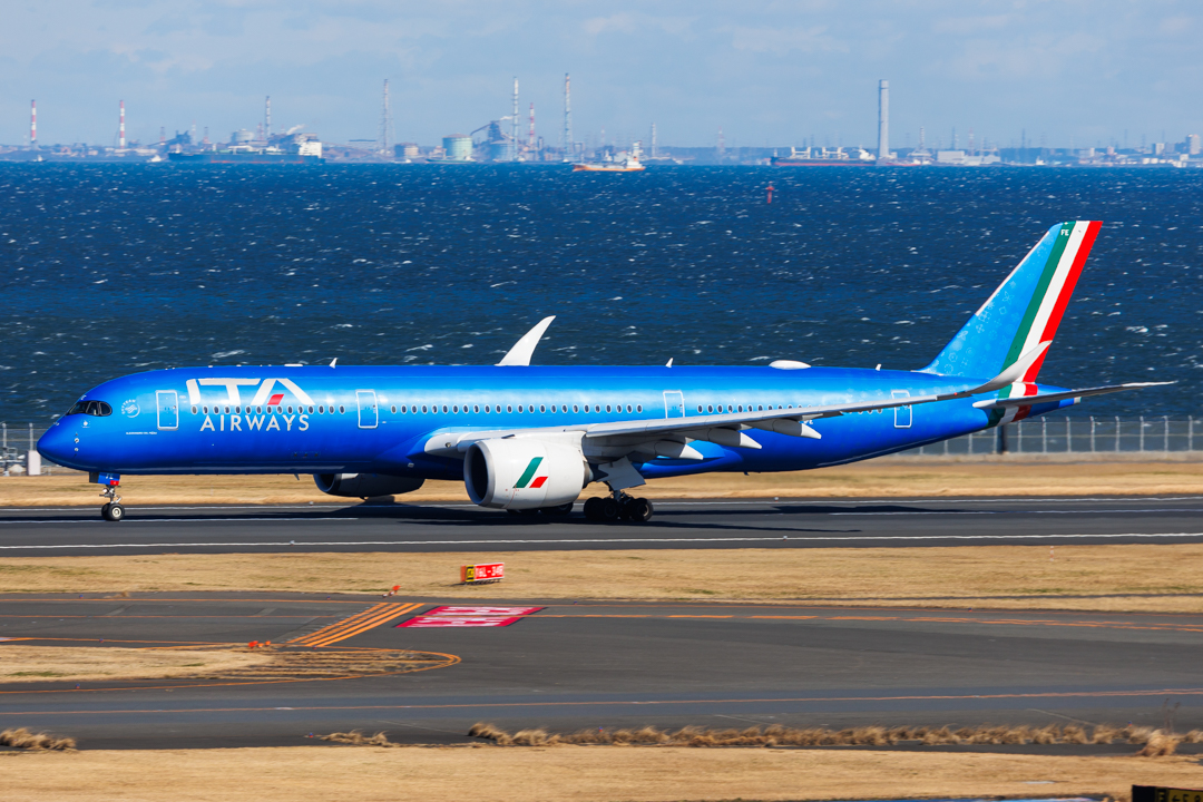 Full size: ITA Airways Airbus A350-900 EI-IFE at Tokyo-Haneda Airport