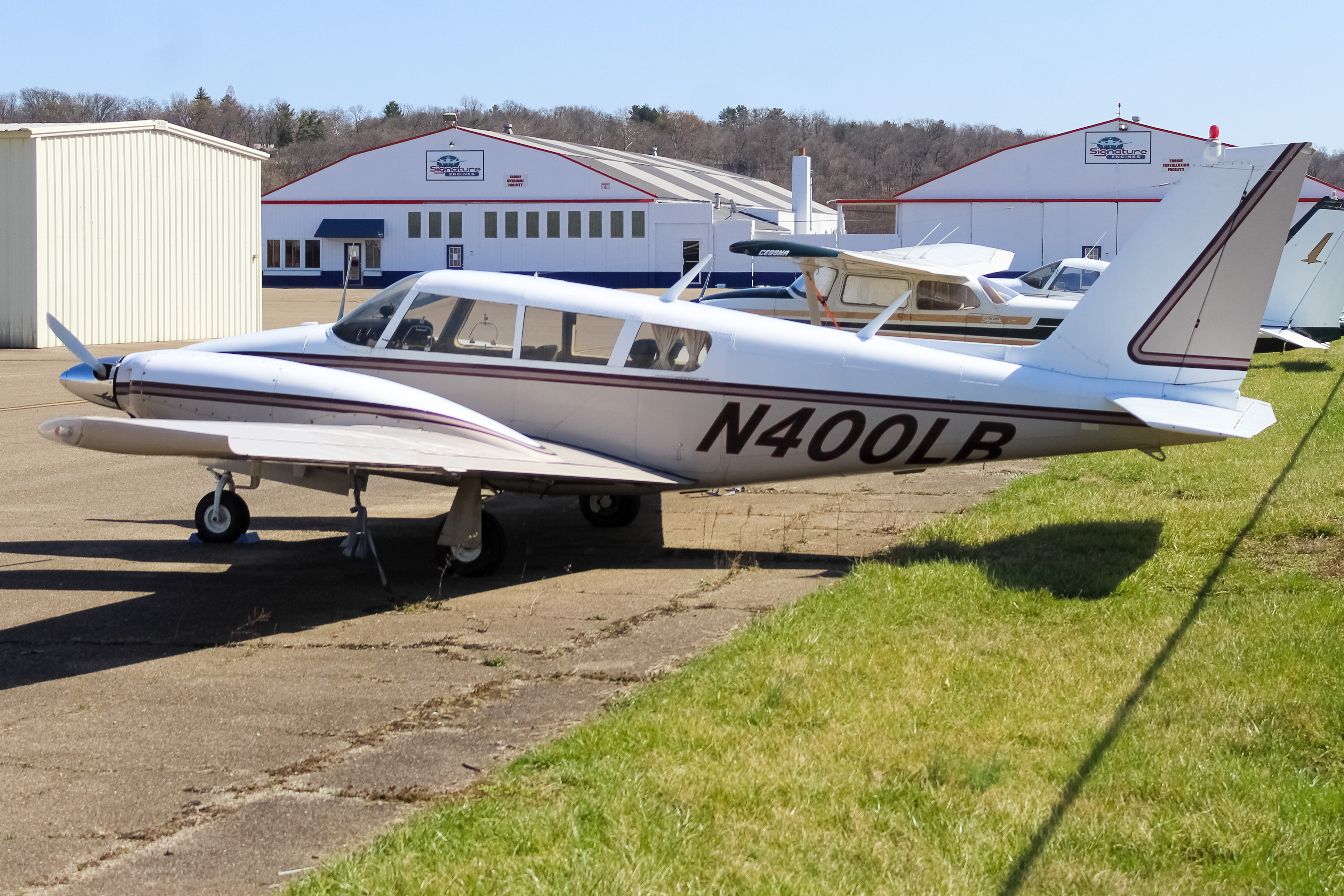 Full size: PRIVATE Piper PA30 Twin Comanche  N400LR at Cincinnati Municipal Airport/Lunken Field
