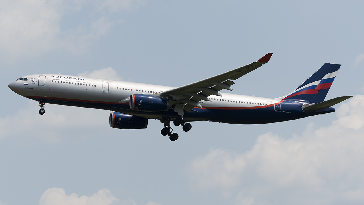 Full size: Aeroflot Airbus A330-300 VP-BDD at Washington Dulles International Airport