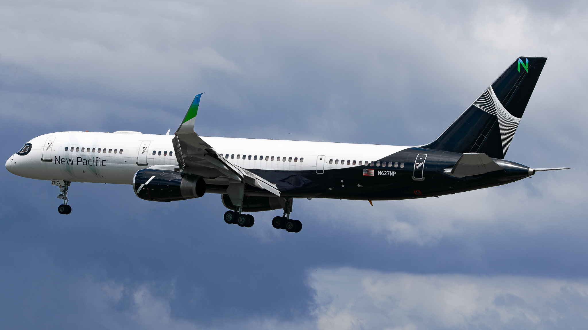 Full size: New Pacific Airlines Boeing 757-200 N627NP at Tampa International Airport