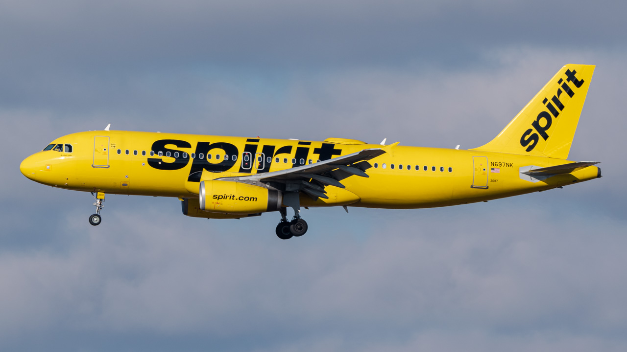 Full size: Spirit Airlines Airbus A320 N697NK at Hartsfield-Jackson Atlanta International Airport